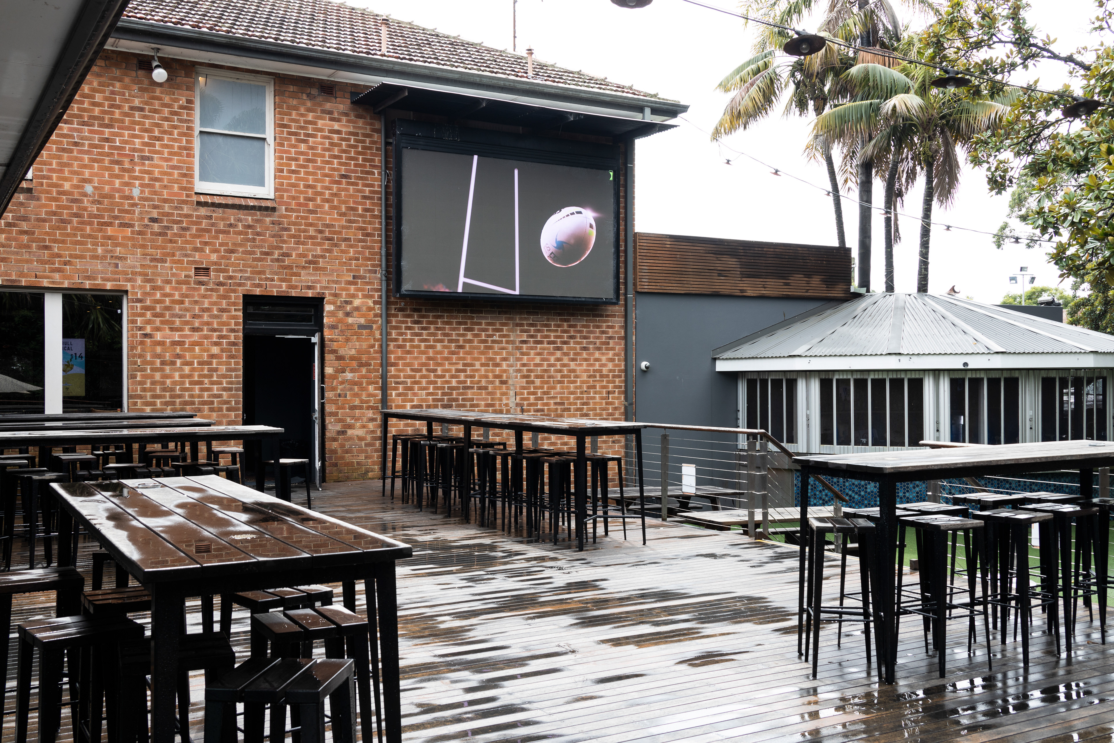 North Wollongong Hotel | 3.9mm, 3.5mW x 2mH