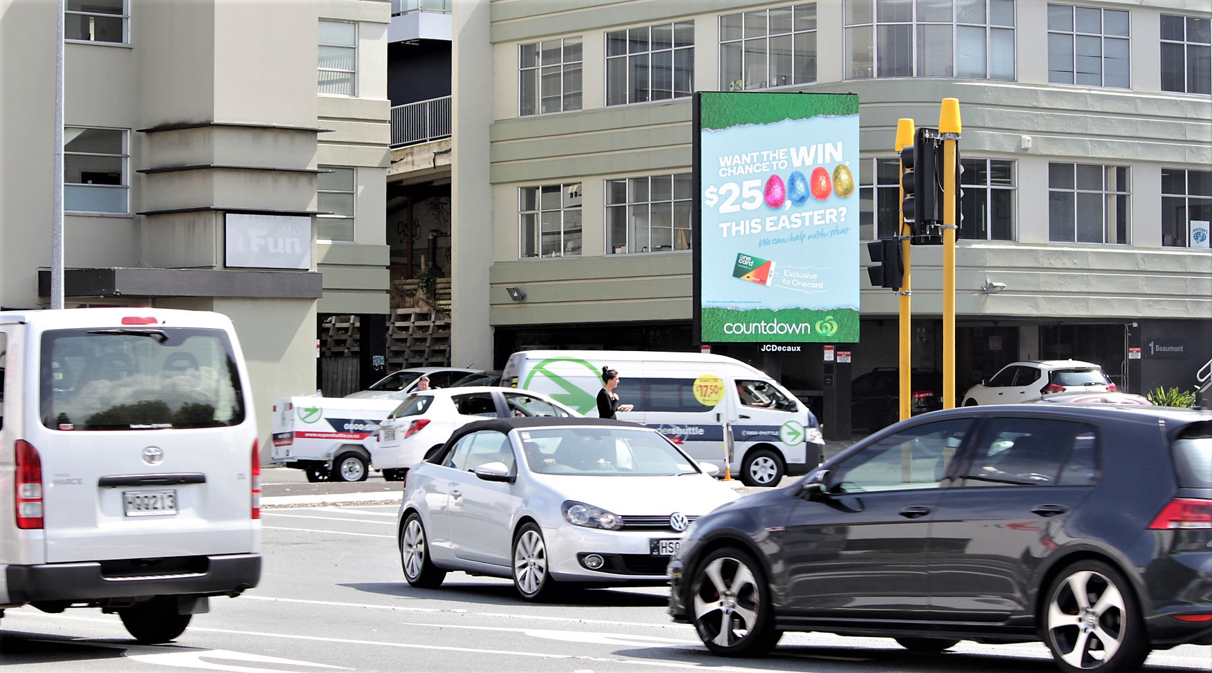 JCDecaux College Hill | 8mm, 3.072mW x 4.736mH