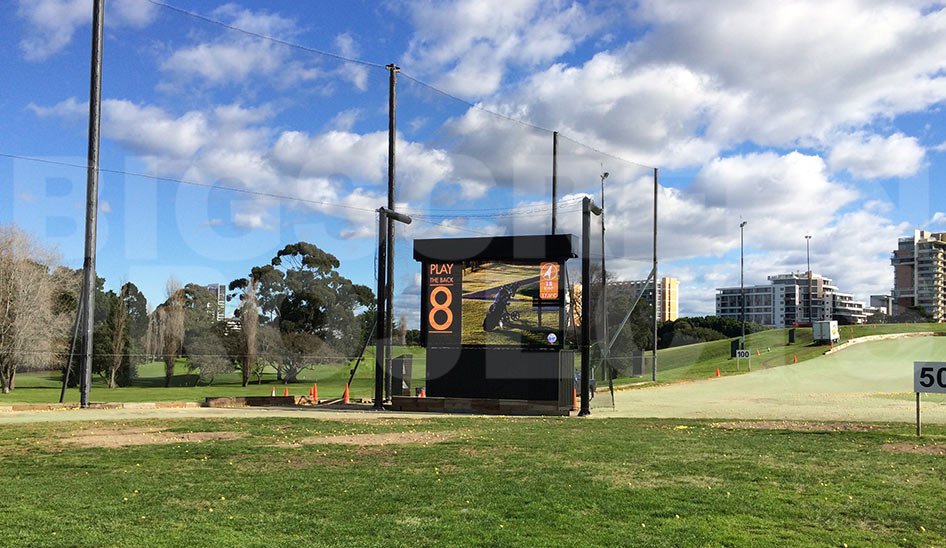 Moore Park Golf Course | 16mm, 6.14mW x 3.58mH
