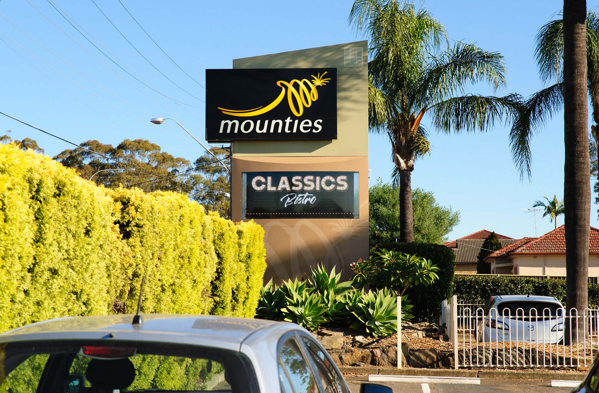 Mounties | 10mm, 2.24mW x 0.96mH