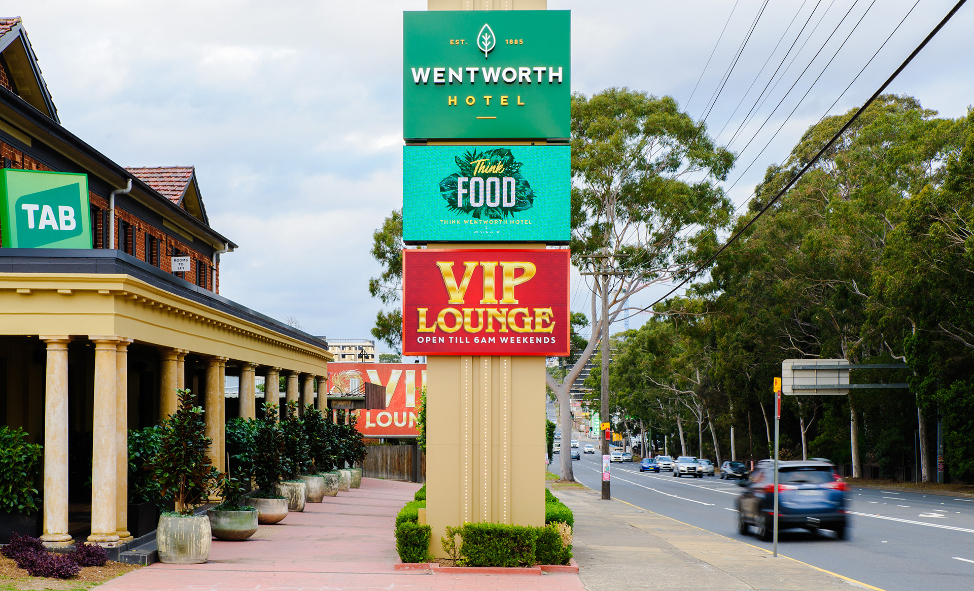 Wentworth Hotel | 10mm, 2.24mW x 1.28mH