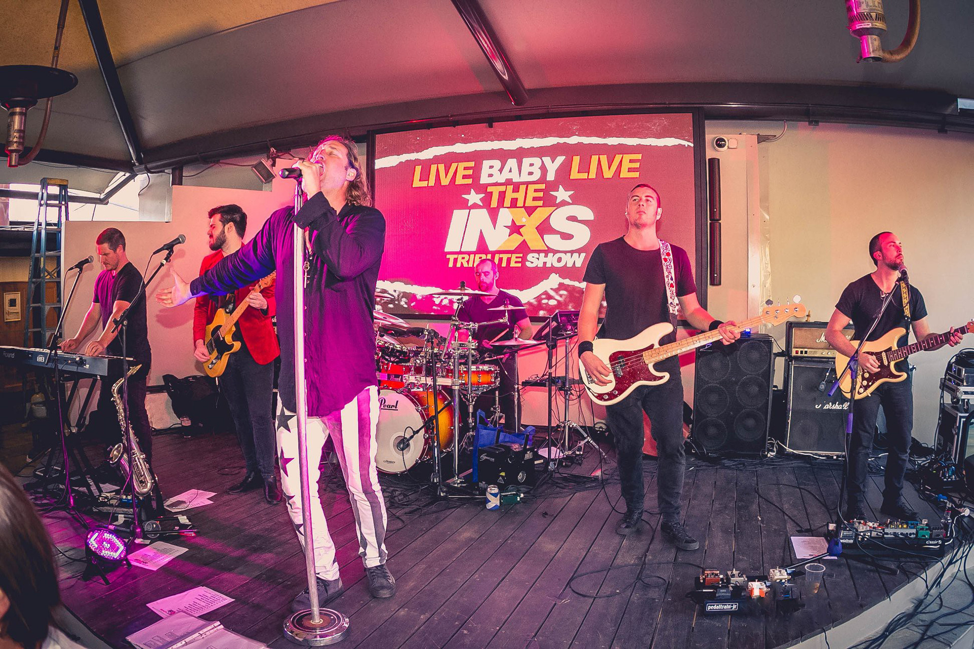 Bateau Bay Hotel | 5mm, 3mW x 2mH