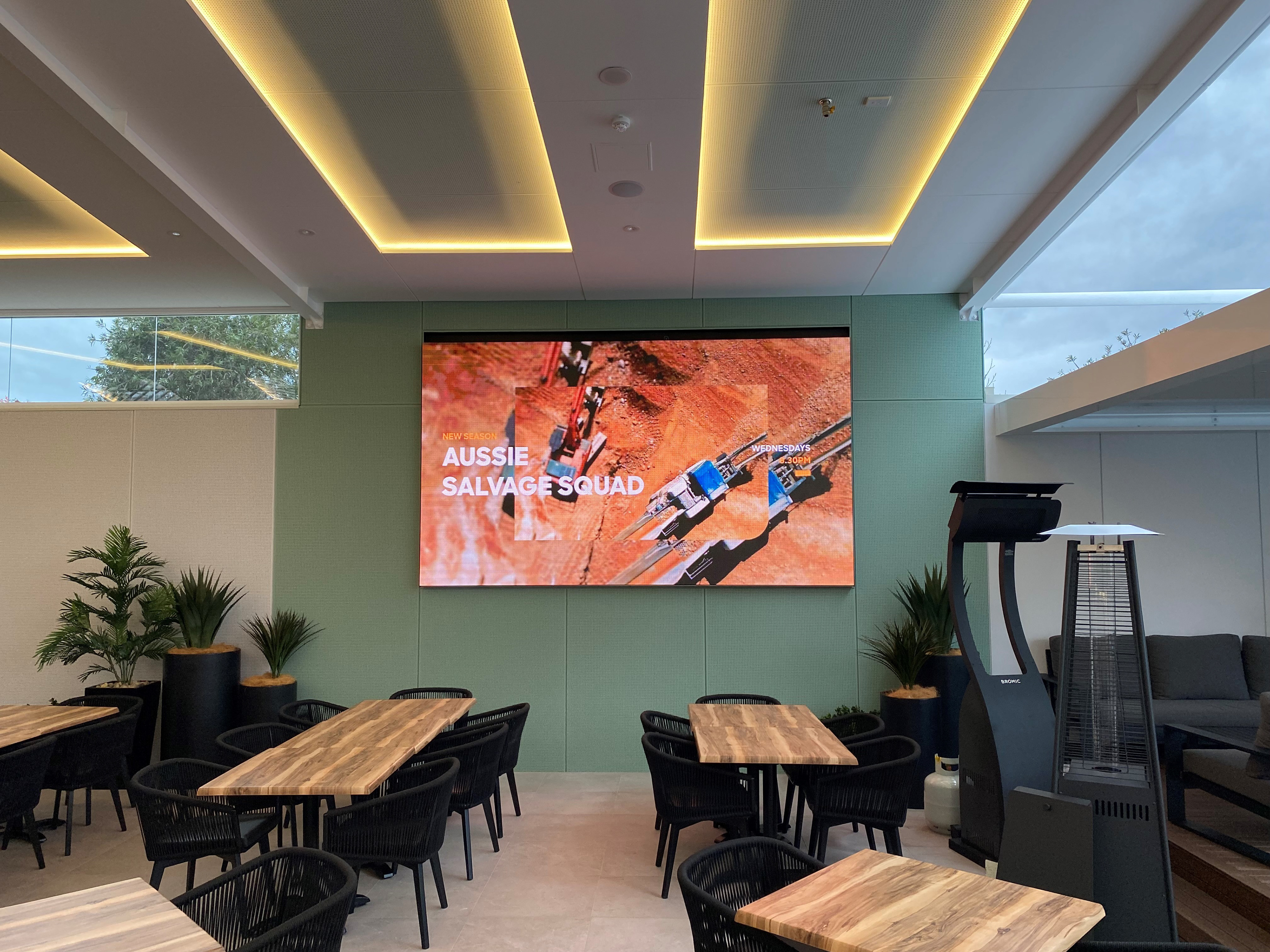 West Tradies | 3.9mm, 2.5mW x 1.5mH