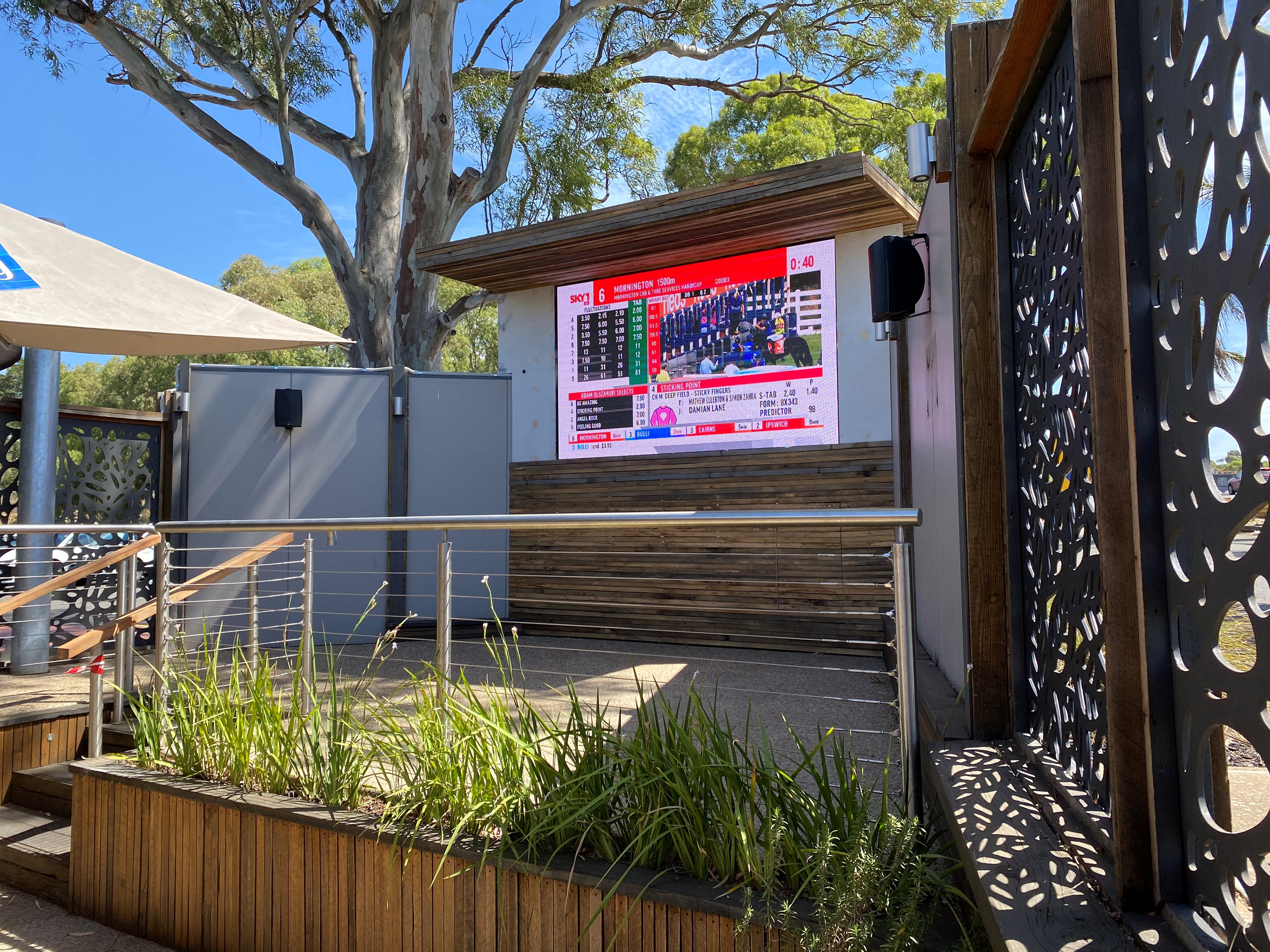 Flagstaff Hotel | 3.9mm, 2.5mW x 1.5mH