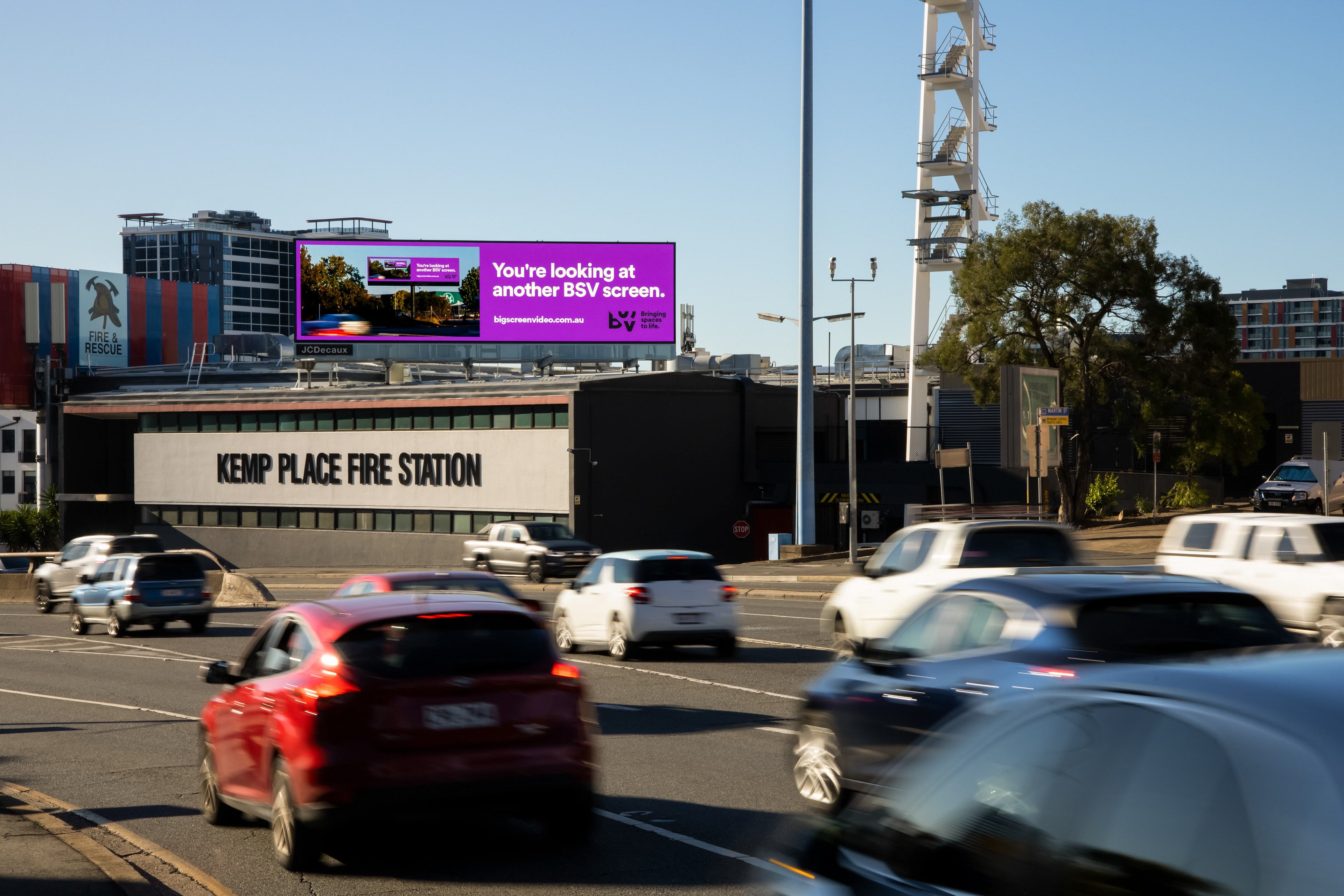 JCDecaux Story Bridge | 10mm, 14.72mW x 3.84mH