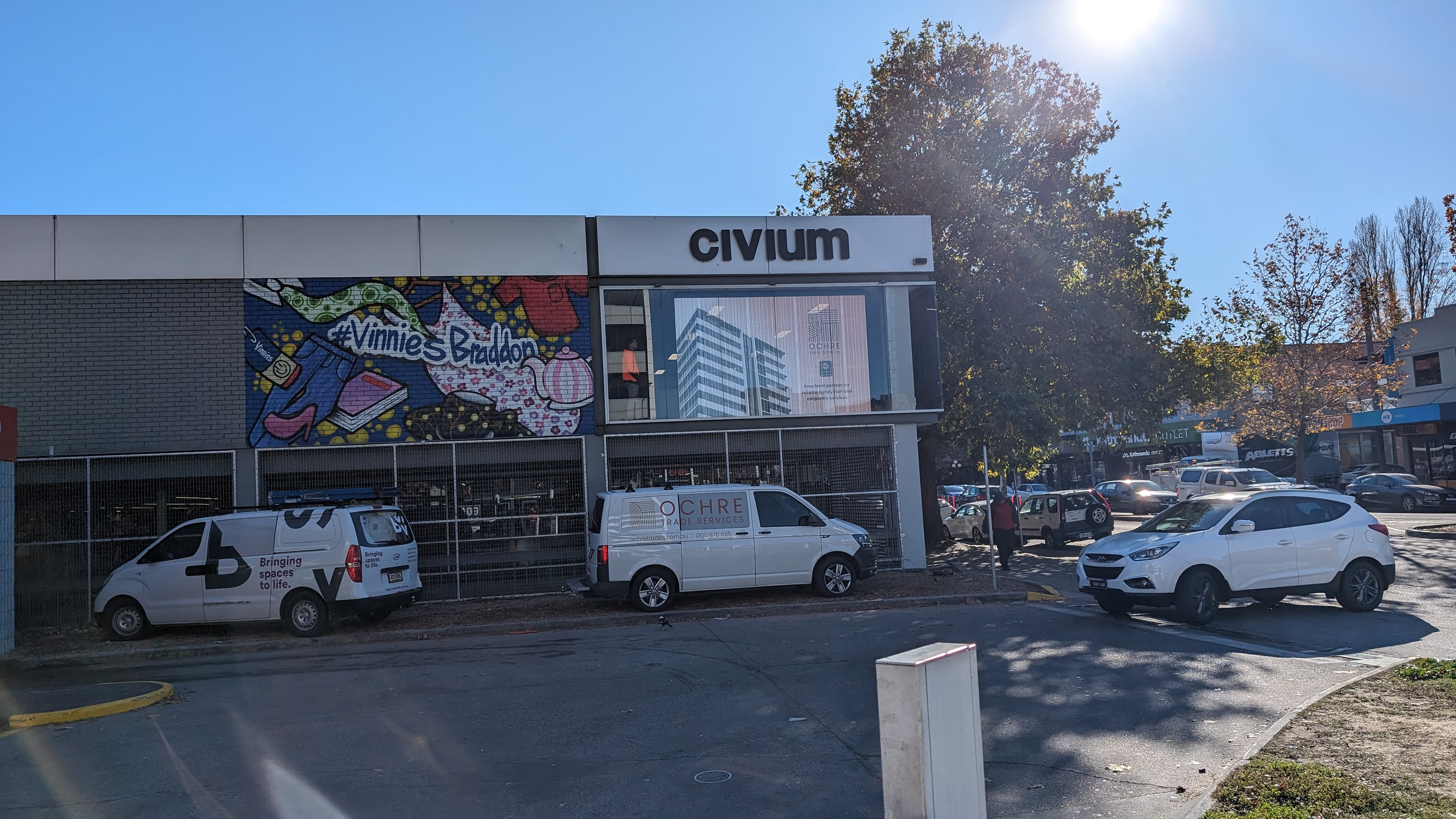 Civium | 2.84mm x 5.68mm Pixel Pitch, 4mW x 2.5mH (LED Transparent Screen)