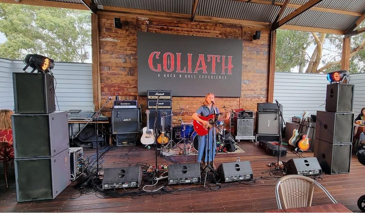 Newmarket Hotel | 3.9mm, 3.5mW x 2mH