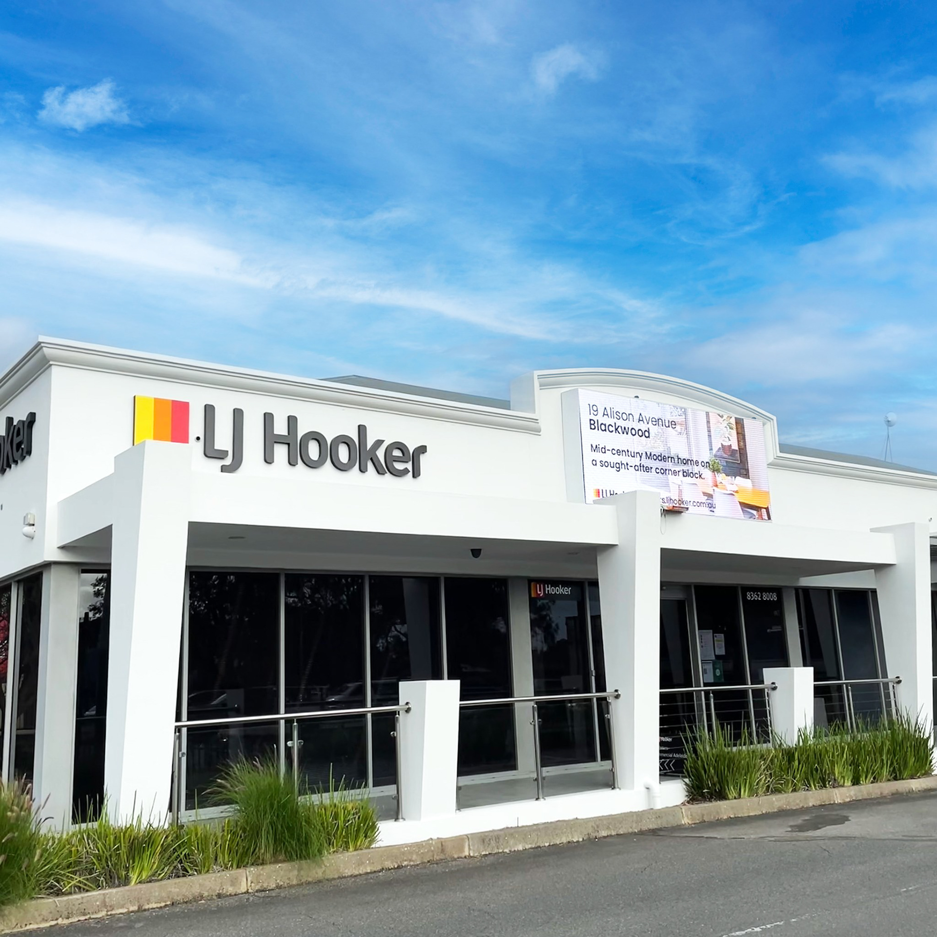 LJ Hooker St Peters | 8mm, 3.84mW x 1.536mH