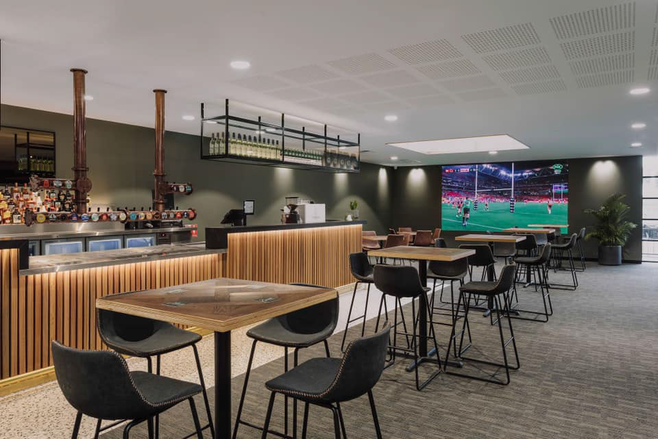 Elanora Hotel | 2.6mm, 3.5mW x 2mH
