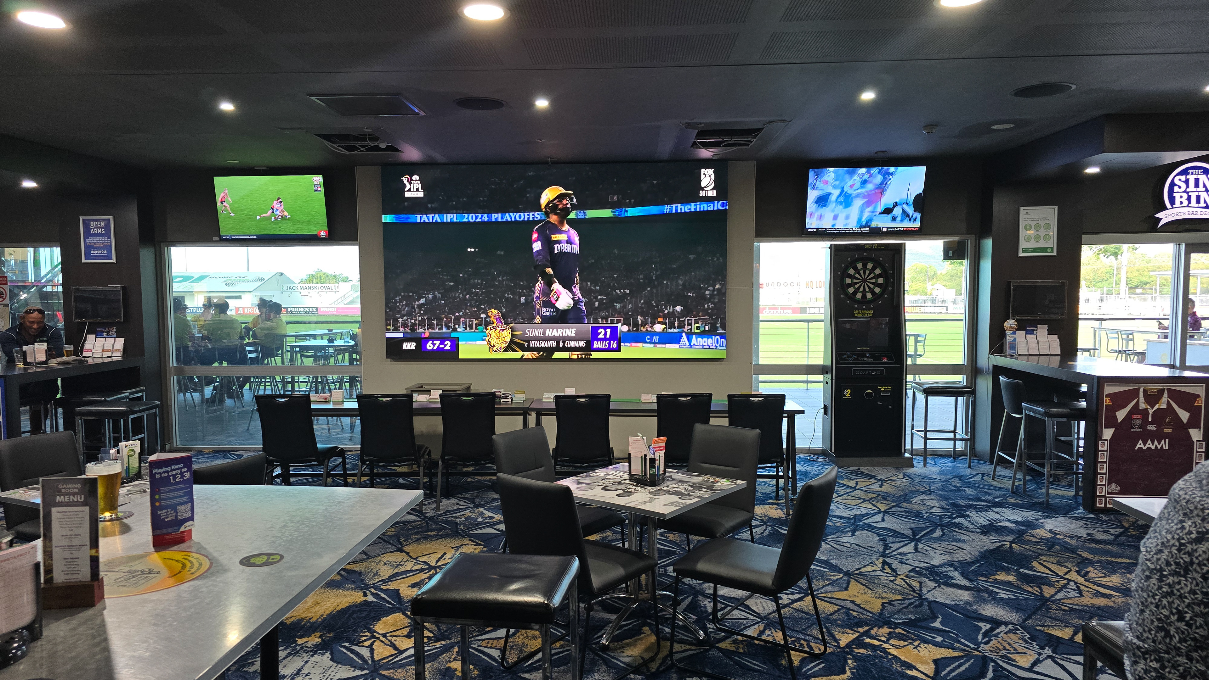 Brothers League Club Townsville | 1.8mm, 3.3mW x 1.8mH (quad split)