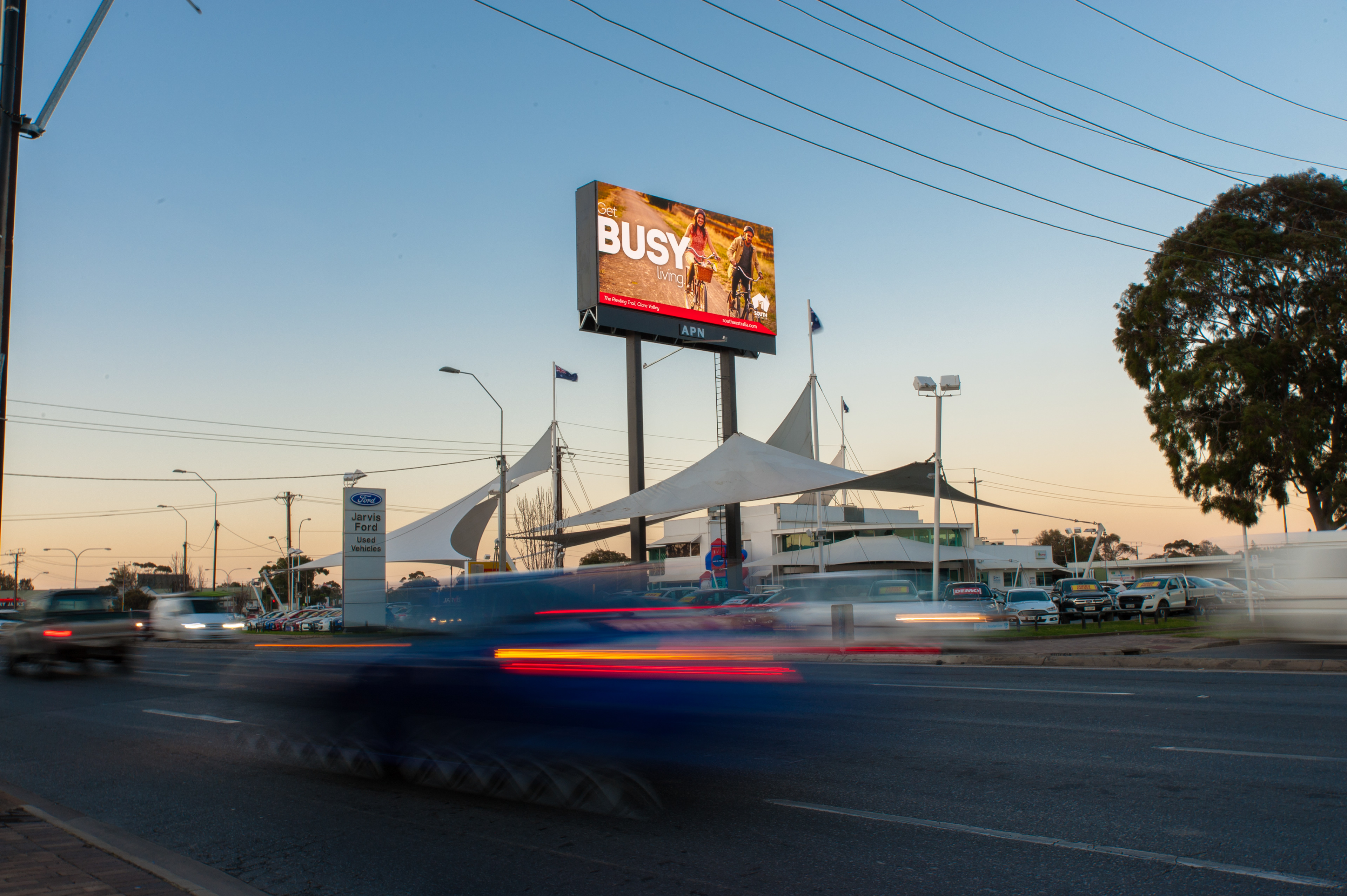 JCDecaux Gepps Cross | 8mm, 8mW x 2.048mH