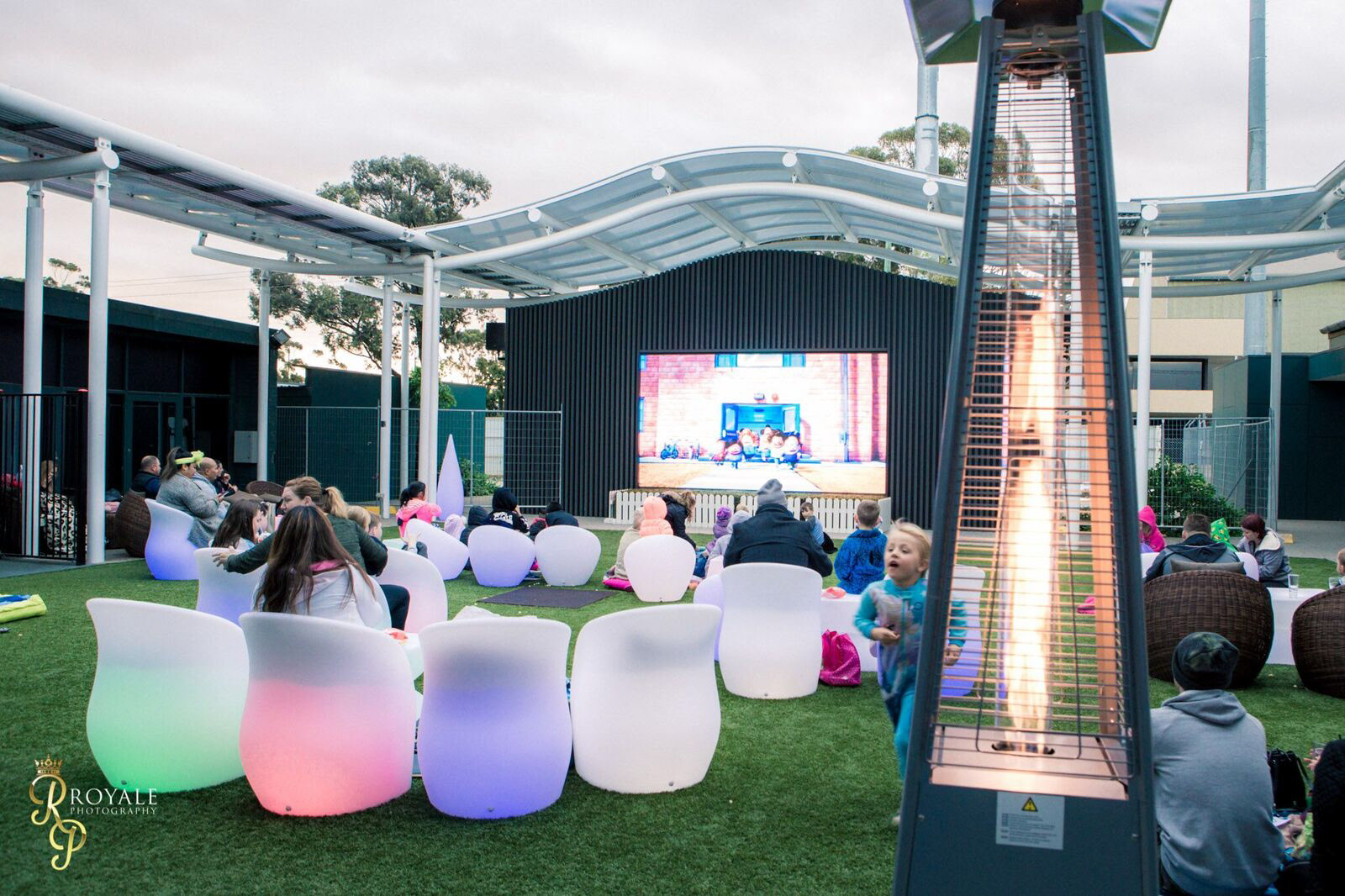 Deer Park Club | 4.8mm, 4.5mW x 2.5mH