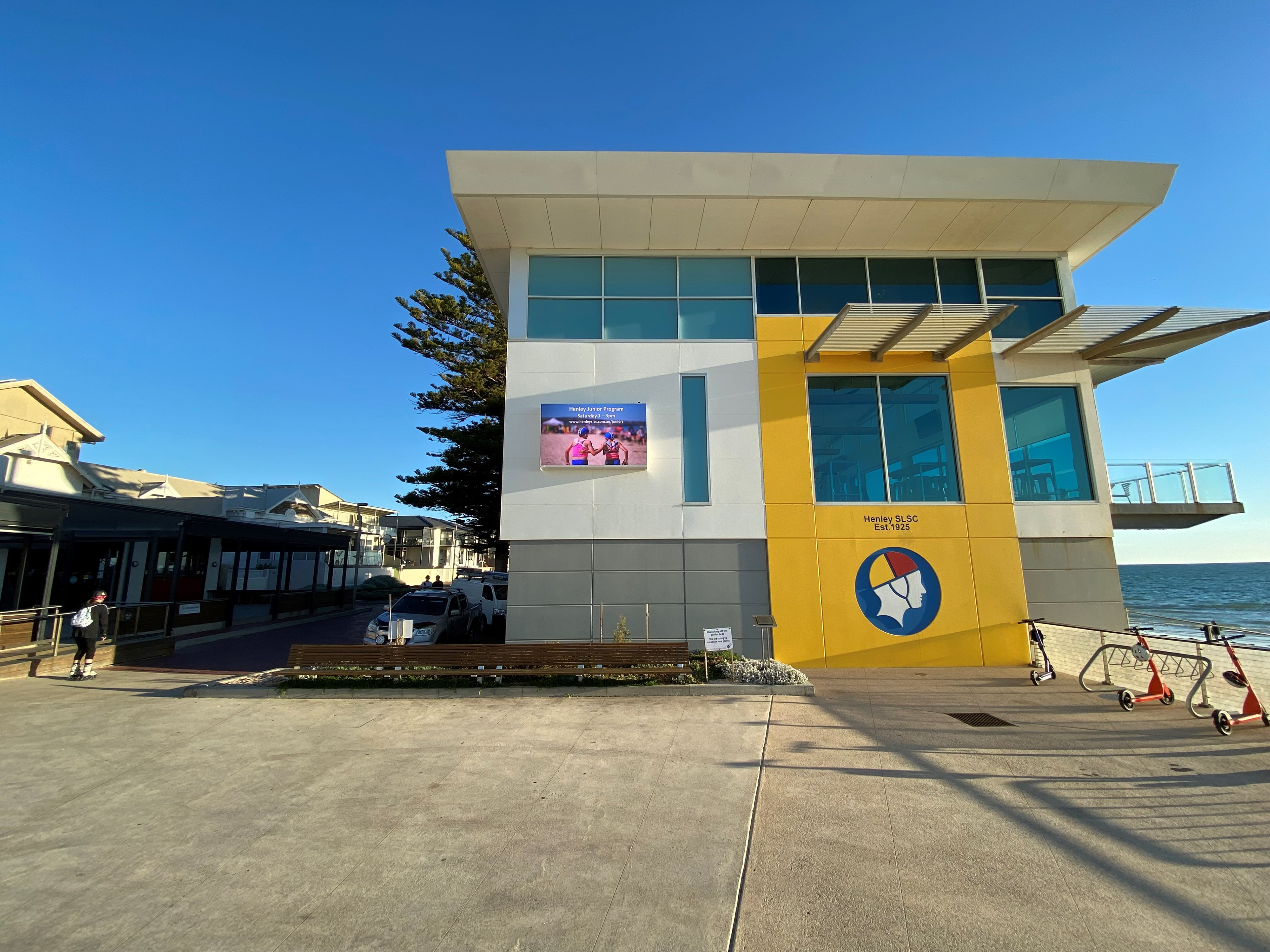 Henley Surf Life Saving Club | 3.9mm, 2.5mW x 1.5mH