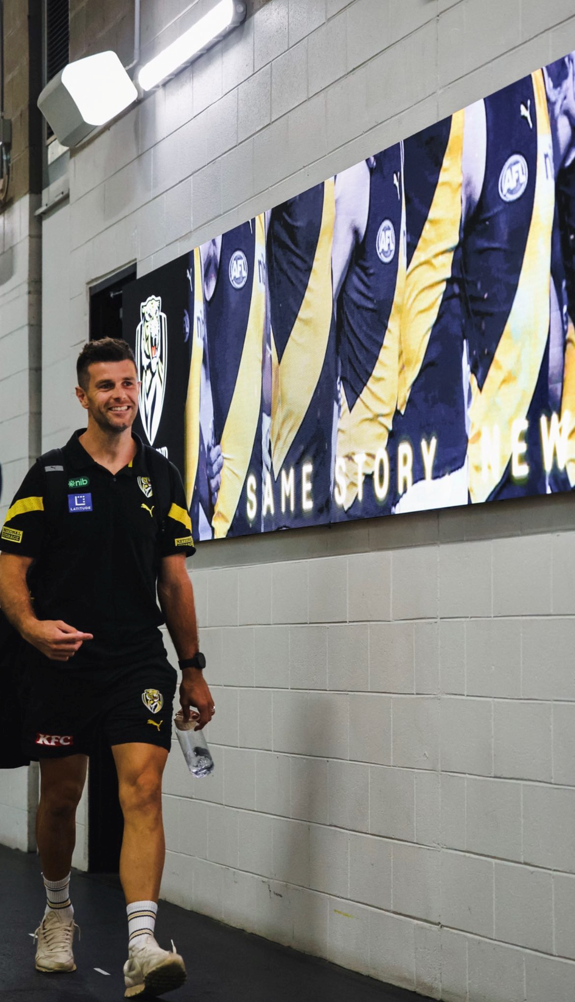 MCG Change Rooms | 2.6mm | 7.5m x 1m