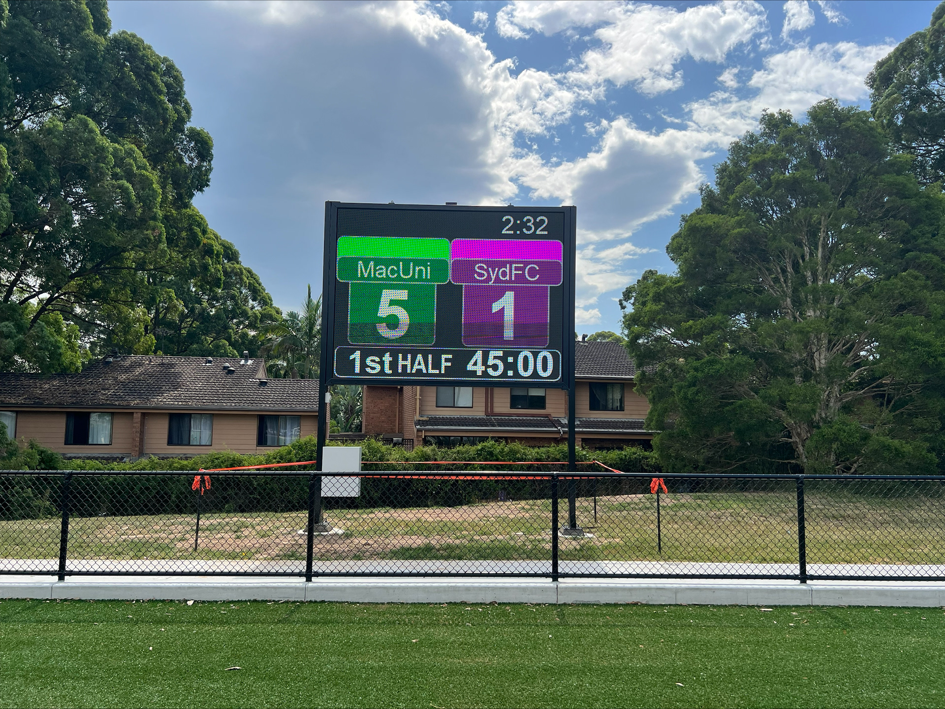 Macquarie University | 10mm, 3.84mW x 2.88mH