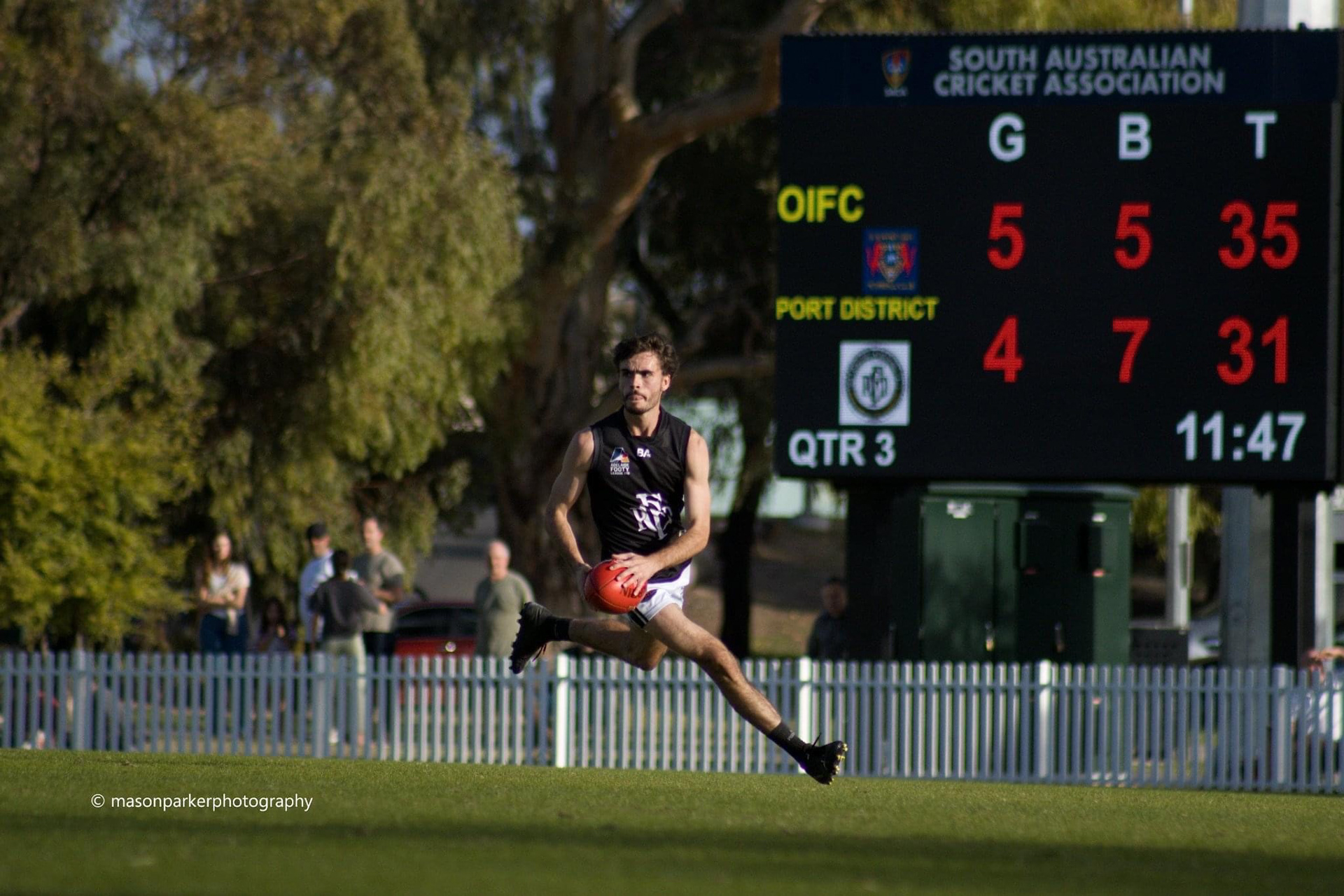 Karen Rolton Oval | 10mm, 4.48mW x 2.72mH