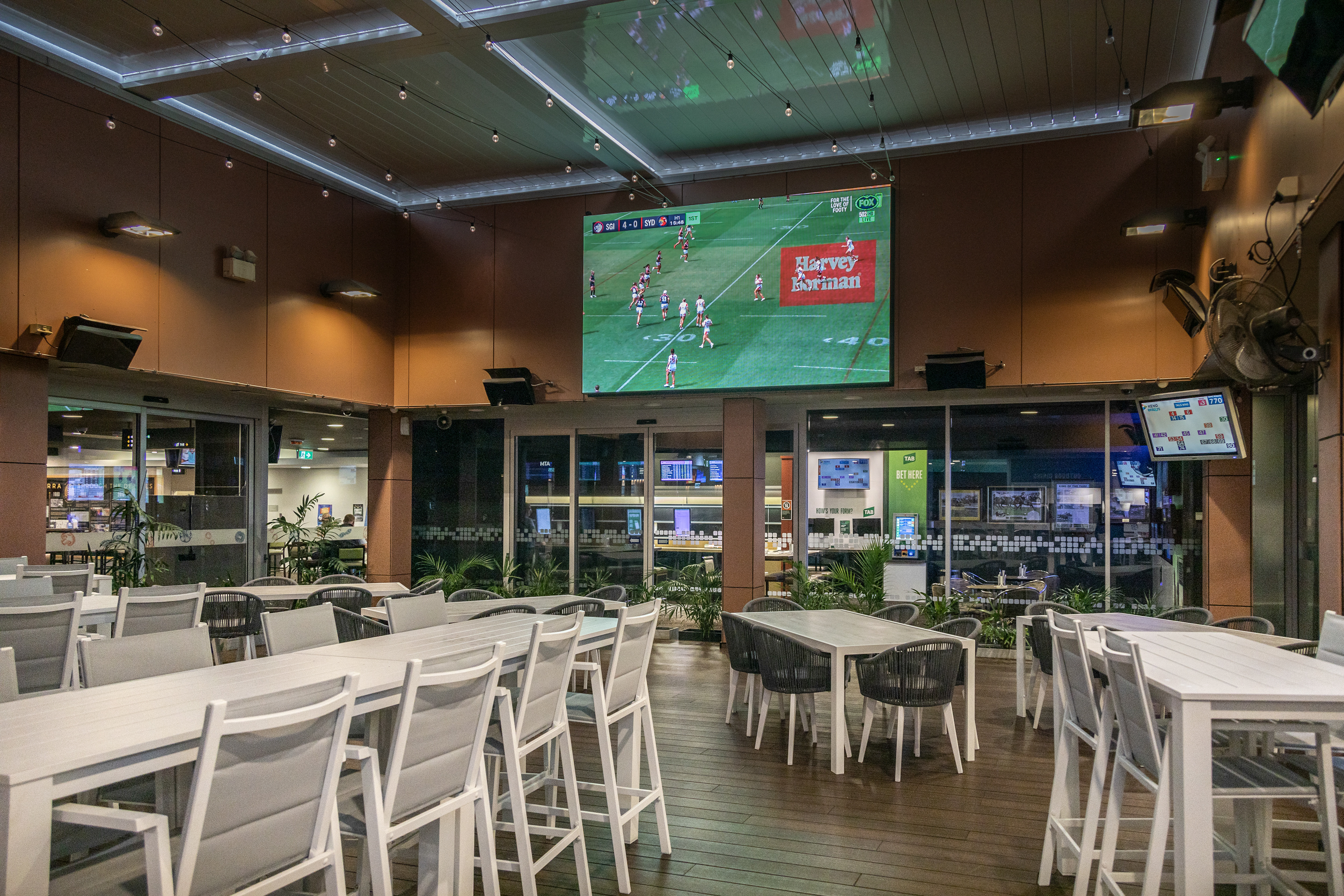 West Illawarra | 3.9mm, 3.5mW x 2mH