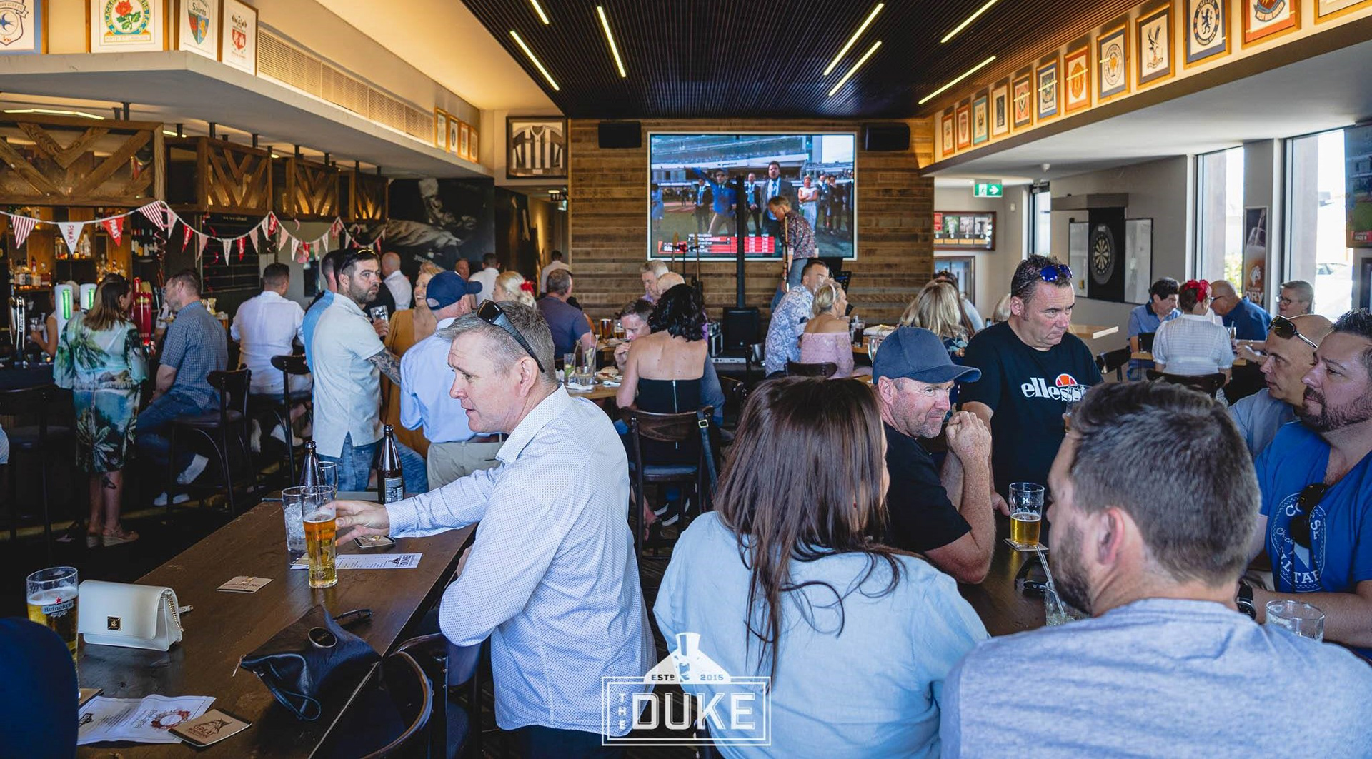 The Duke Bar & Bistro | 3.9mm, 2.5mW x 1.5mH