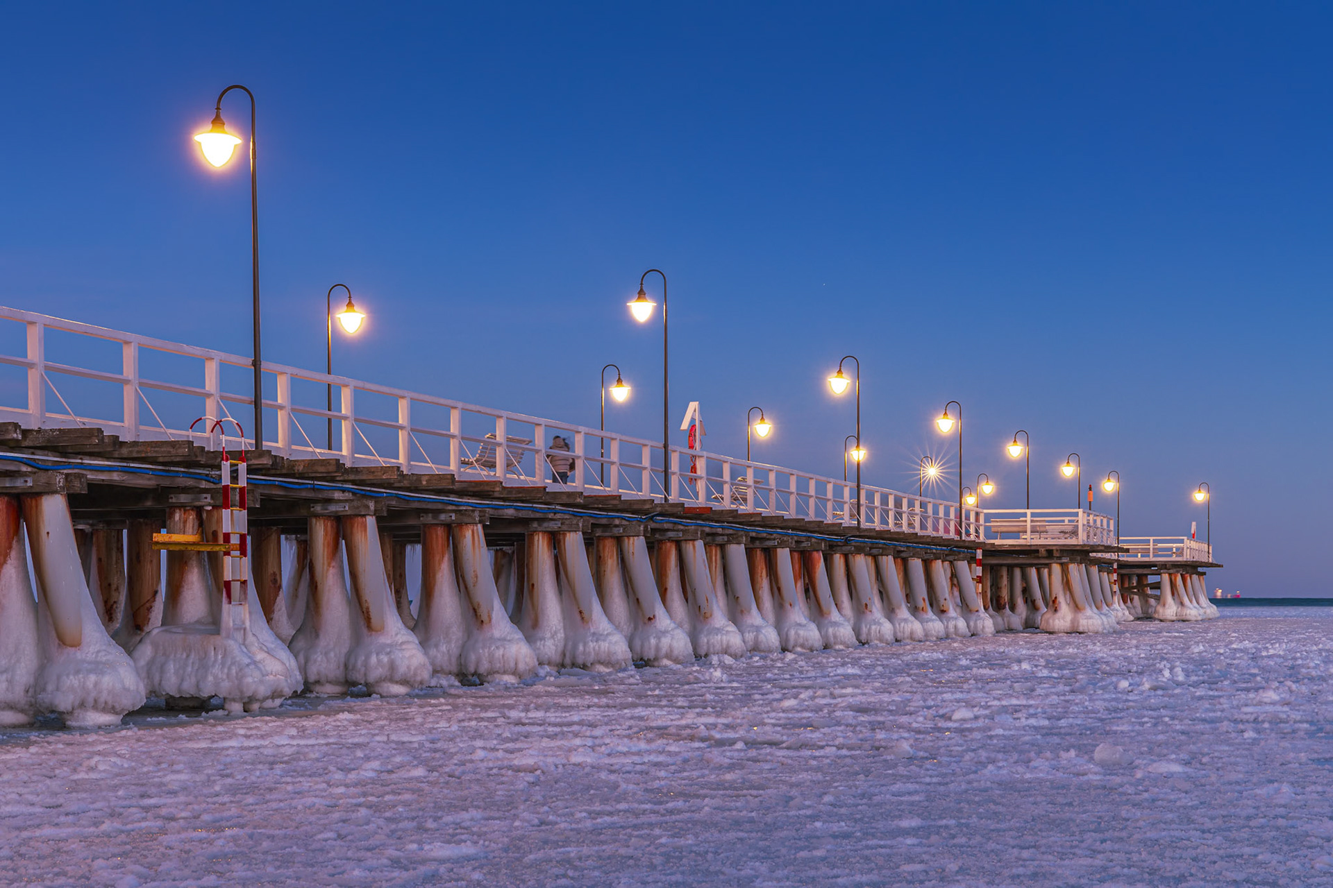 Zimowa melancholia. Bałtyk w swojej najbardziej surowej, a zarazem najpiękniejszej odsłonie.