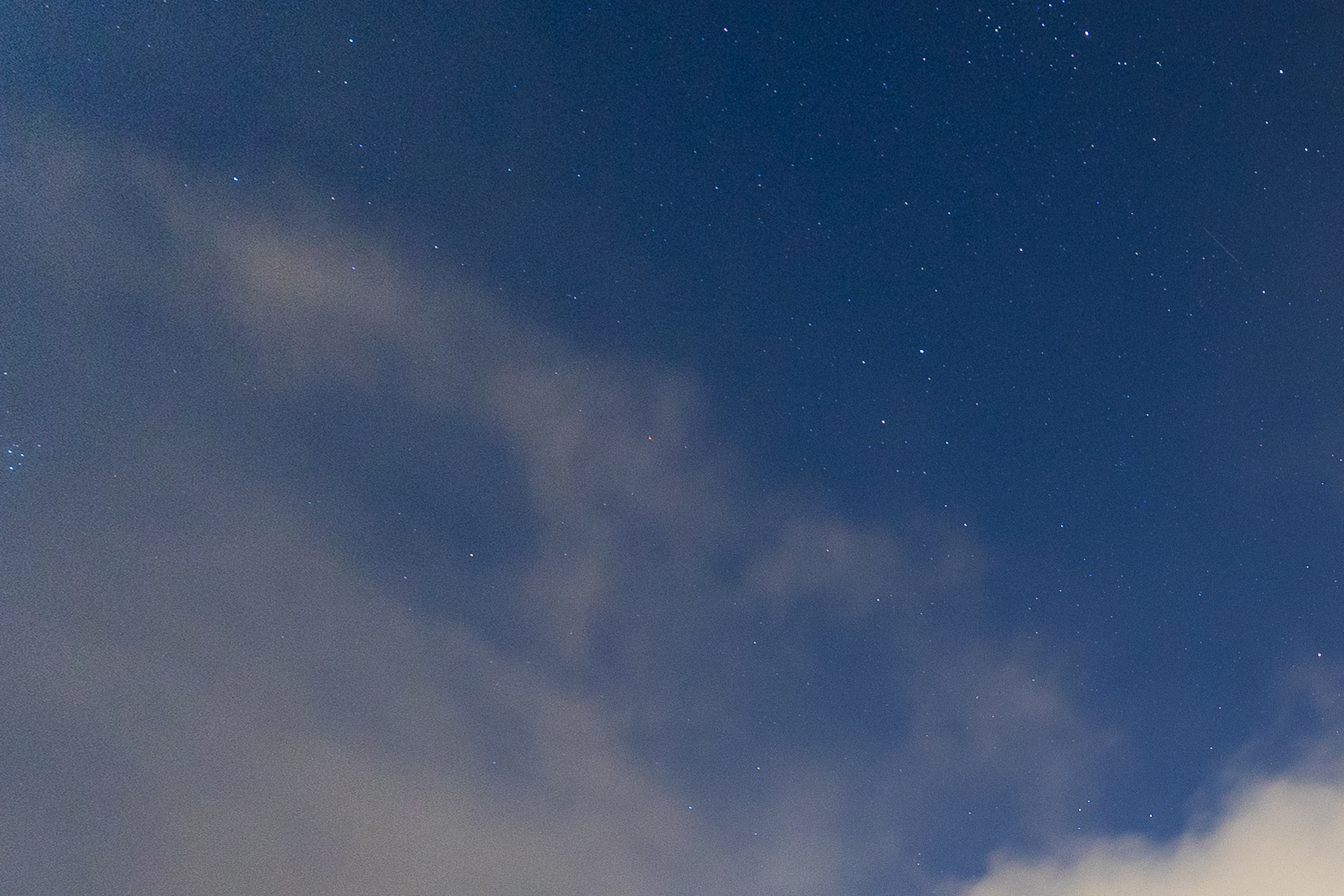 Canon RF 14mm F1.4L VCM zorza polarna ostrość 