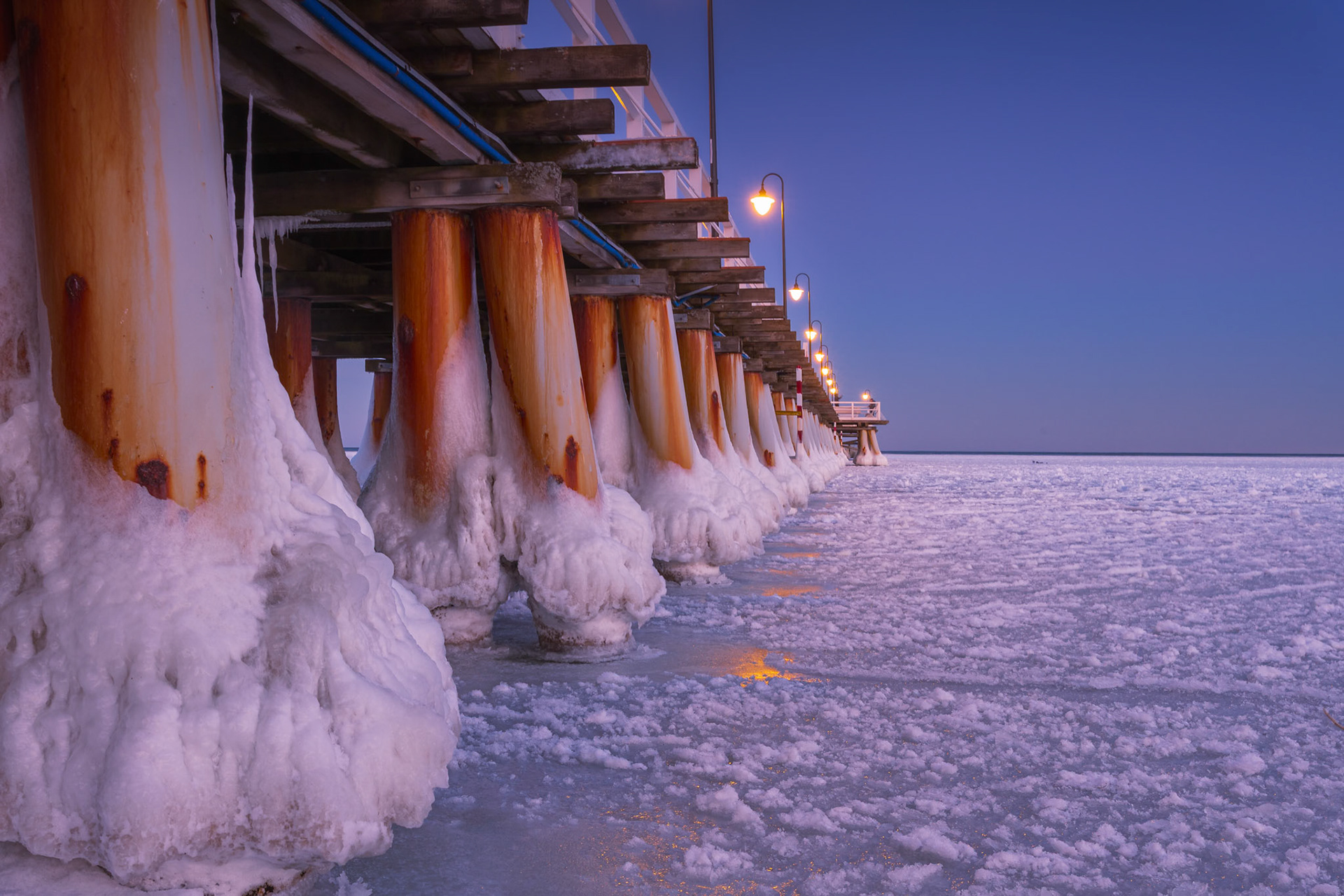 Gdy molo zamienia się w lodowy zamek, a Klif przywdziewa zimową białą perukę.