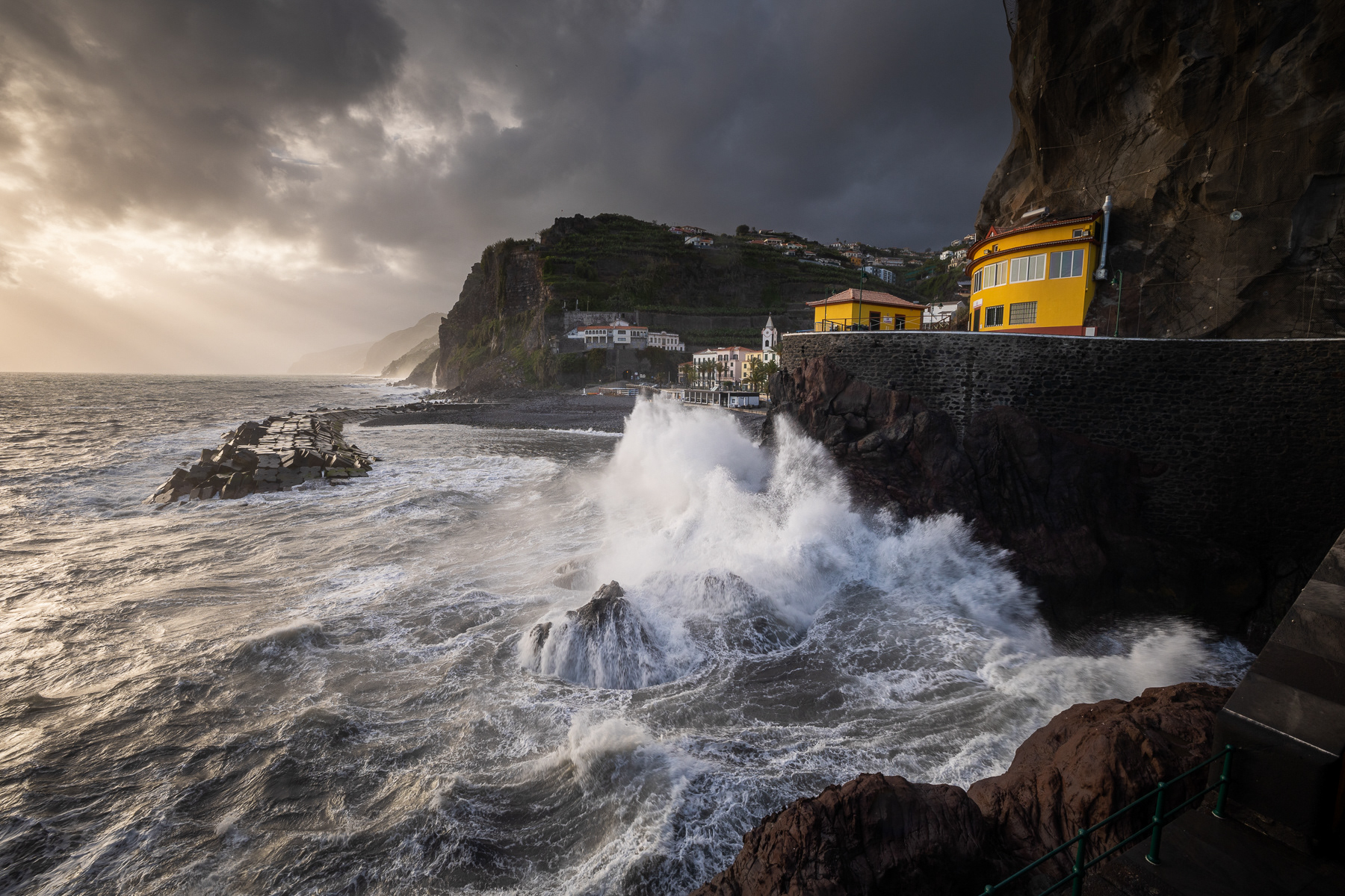 Wyprawa fotograficzna Madera- Wzburzony ocean