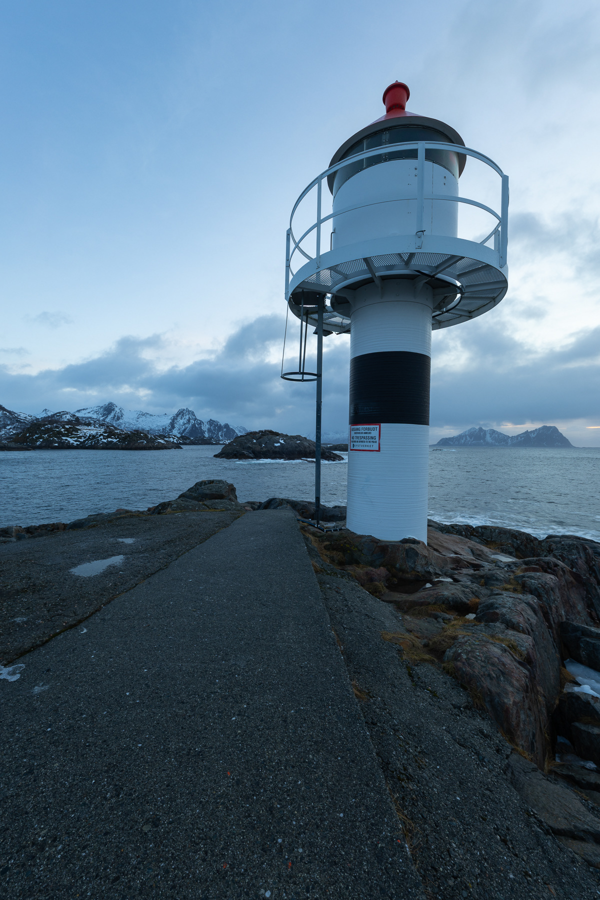 Obiekt z prawej strony