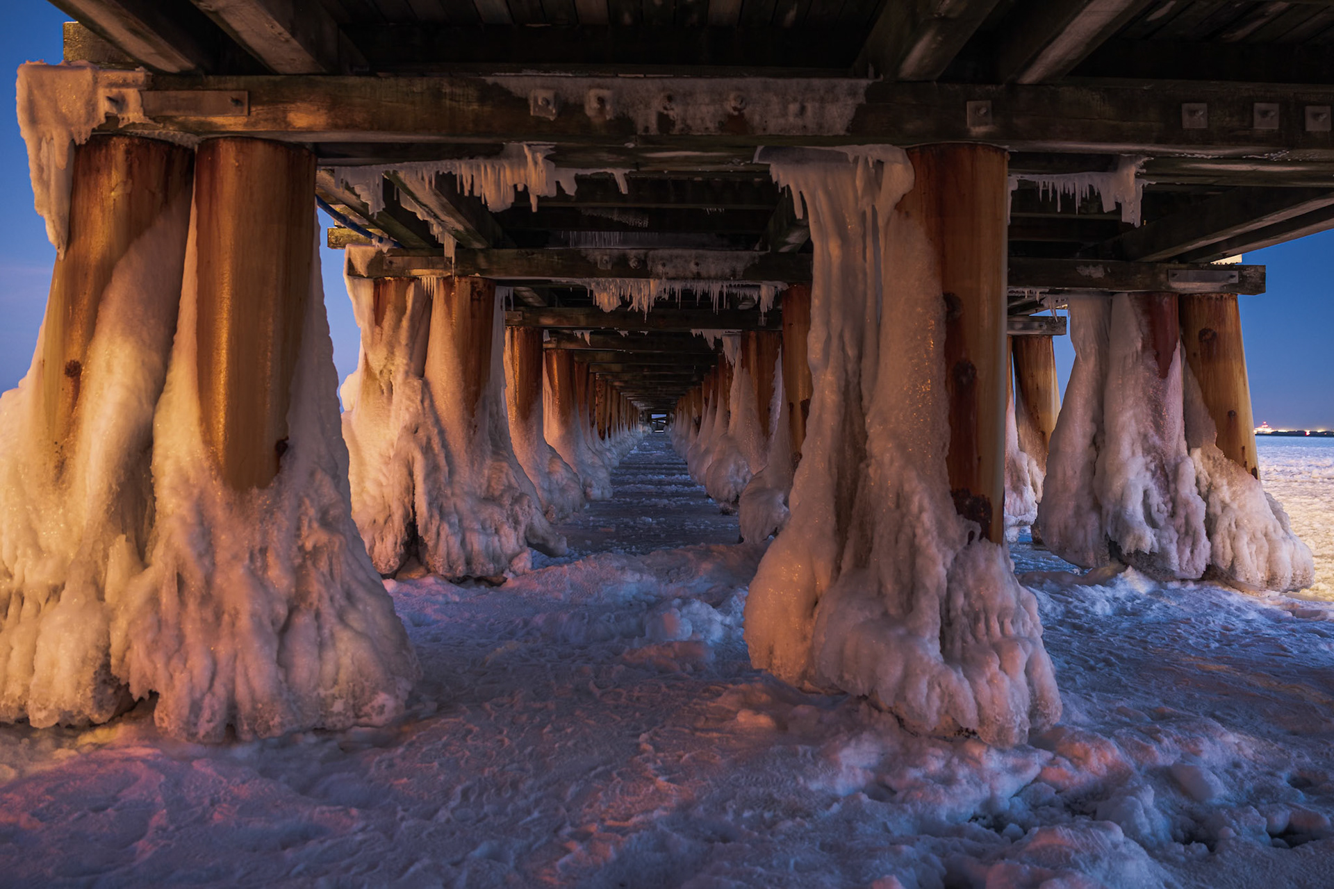 Gdy molo zamienia się w lodowy zamek, a Klif przywdziewa zimową białą perukę.