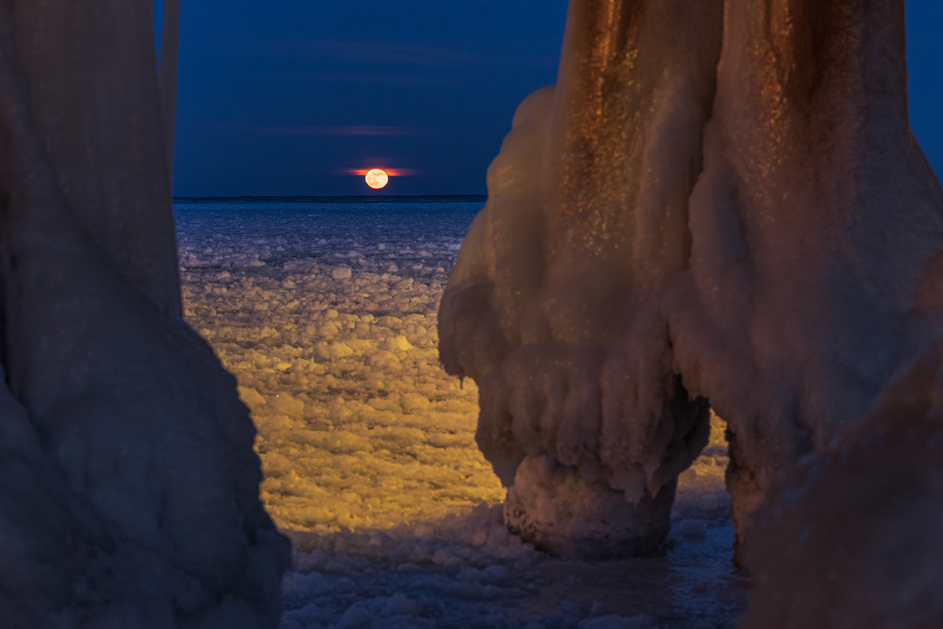 Gdy molo zamienia się w lodowy zamek, a Klif przywdziewa zimową białą perukę.