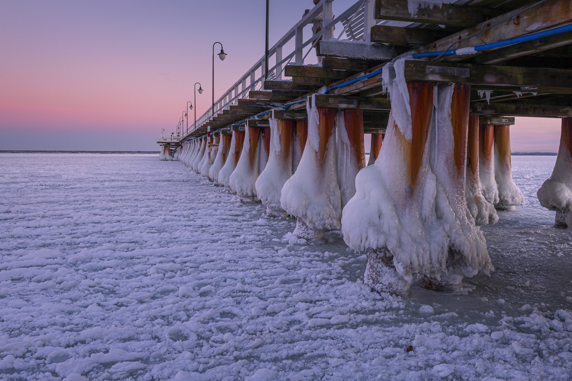 Gdy molo zamienia się w lodowy zamek, a Klif przywdziewa zimową białą perukę.