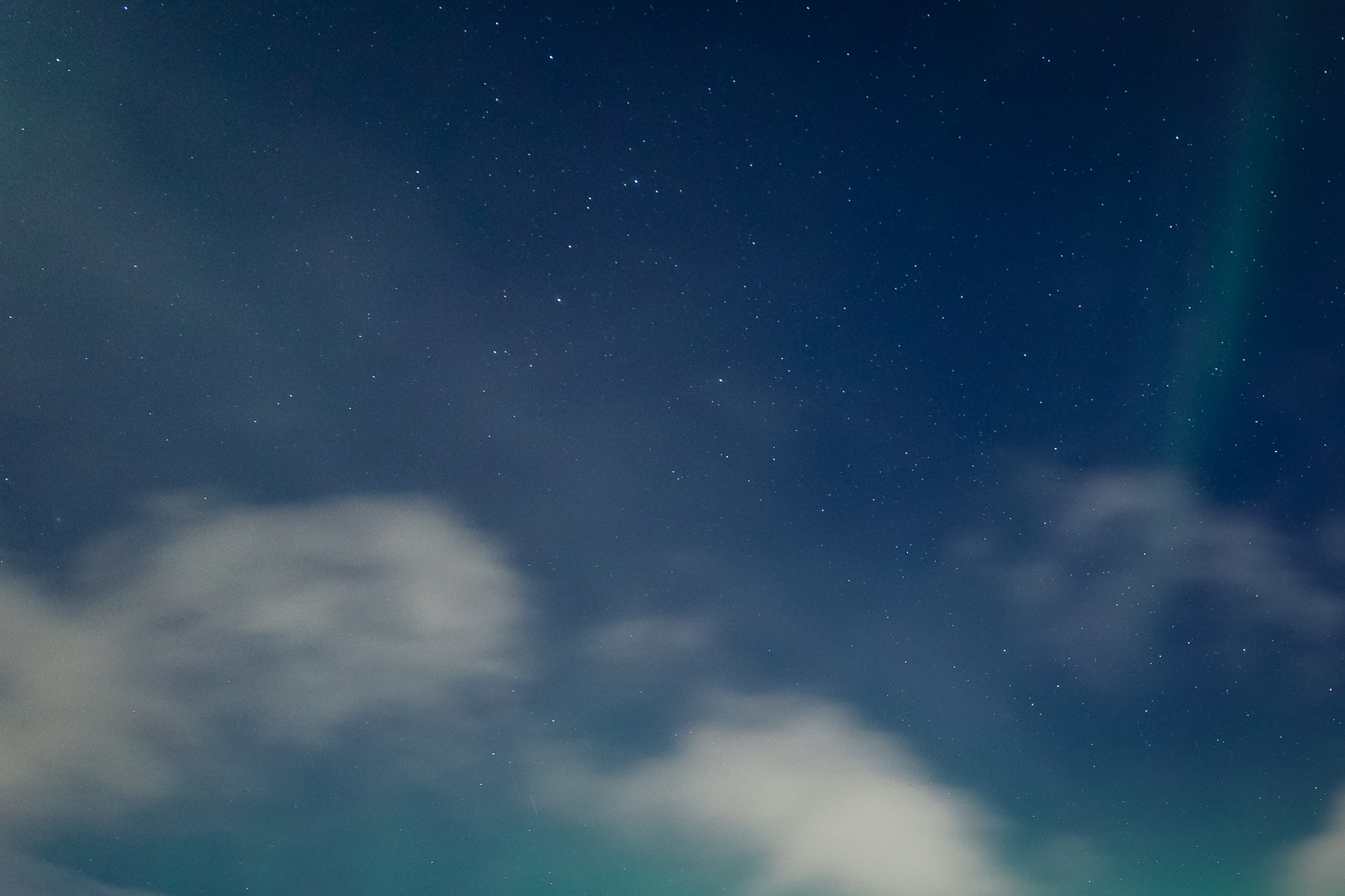 Canon RF 14mm F1.4L VCM zorza polarna ostrość koma