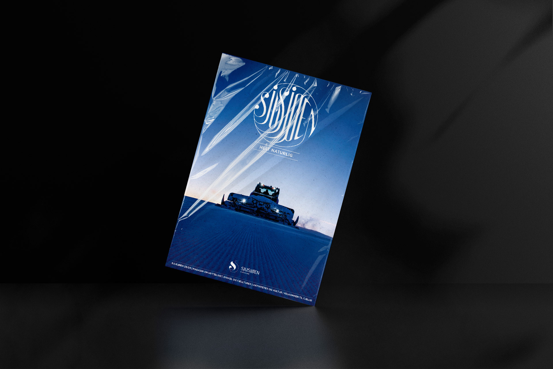 Forsiden til magasinet Sjusjøen - Helt naturlig 2023/2024