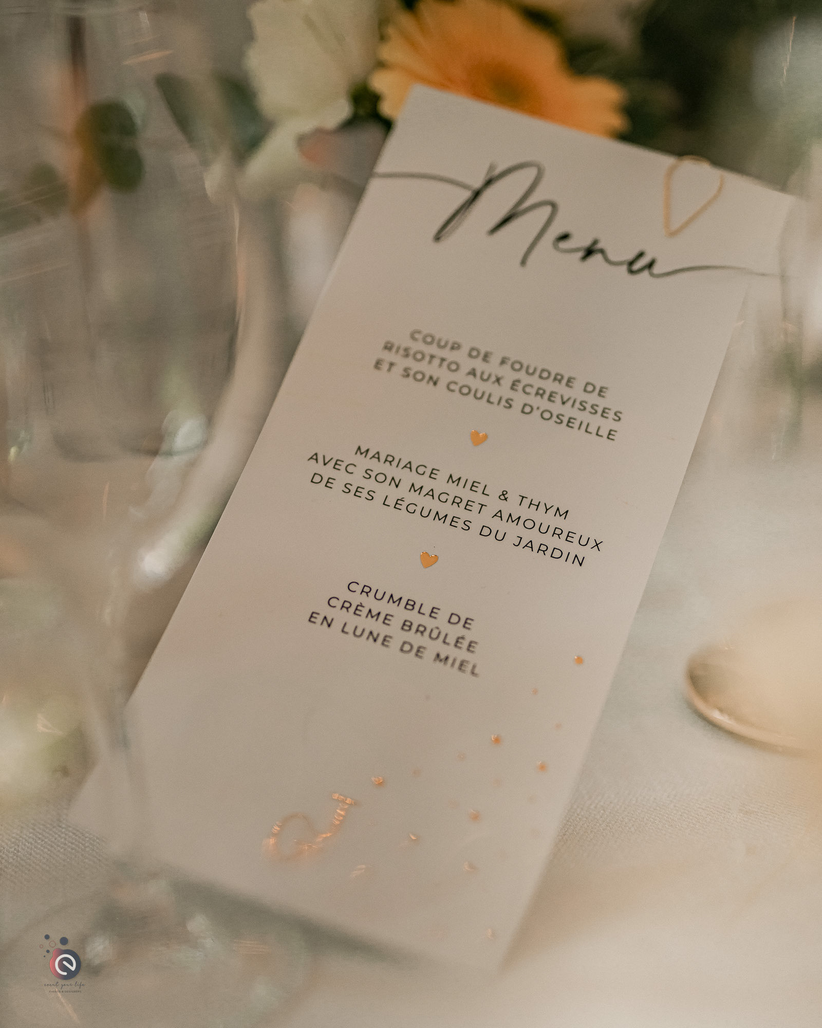 Menu de mariage chic et doré