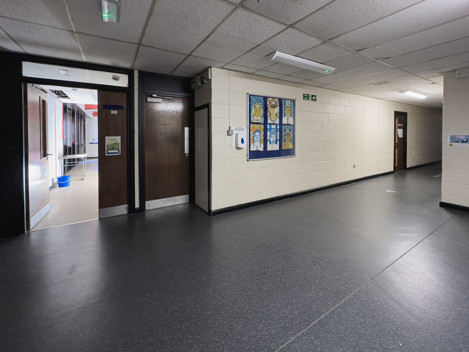 Back in the corridor looking down the Tech Dept hallway.