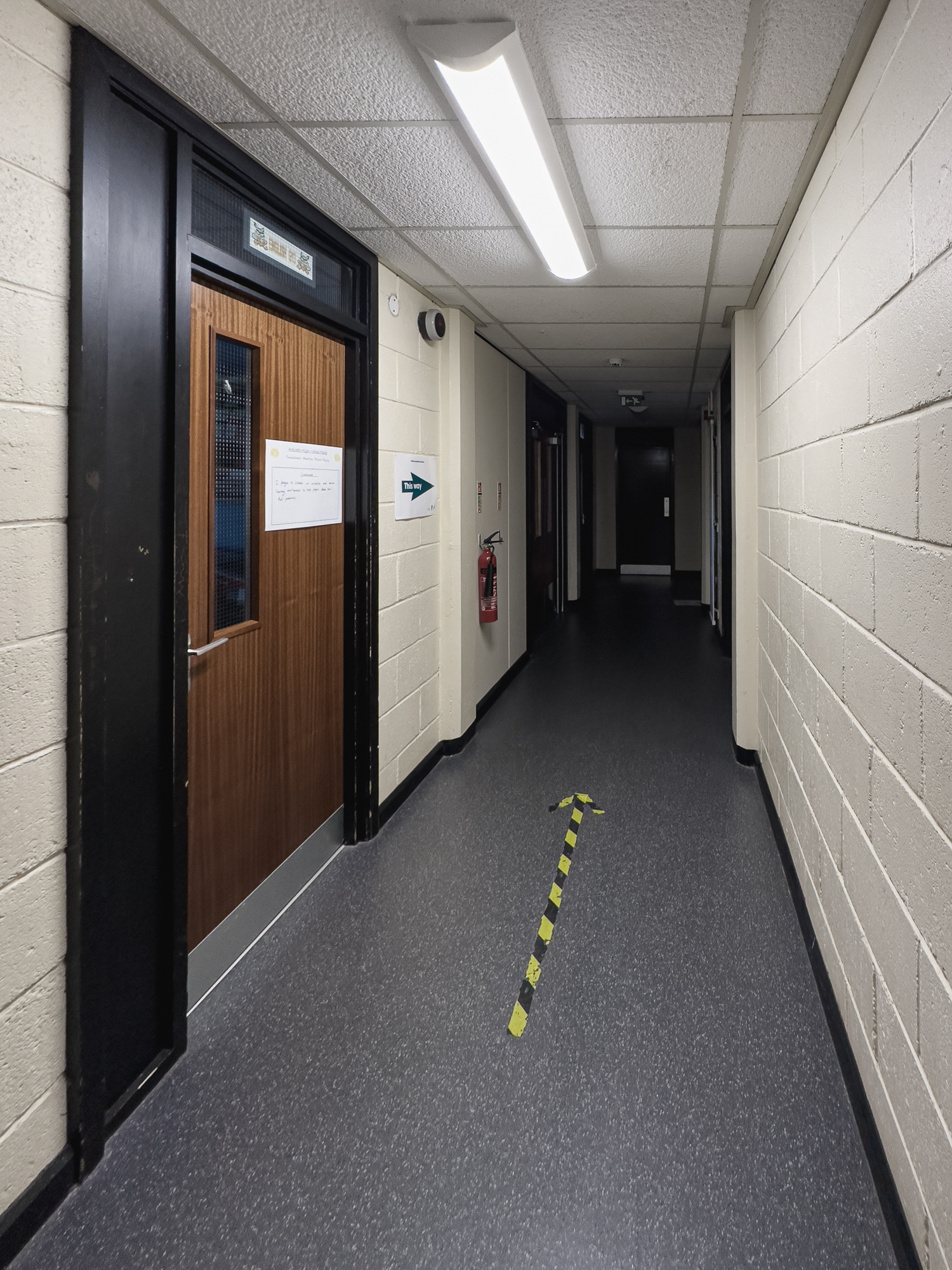 Looking back towards the HE/English Dept stairwell.
