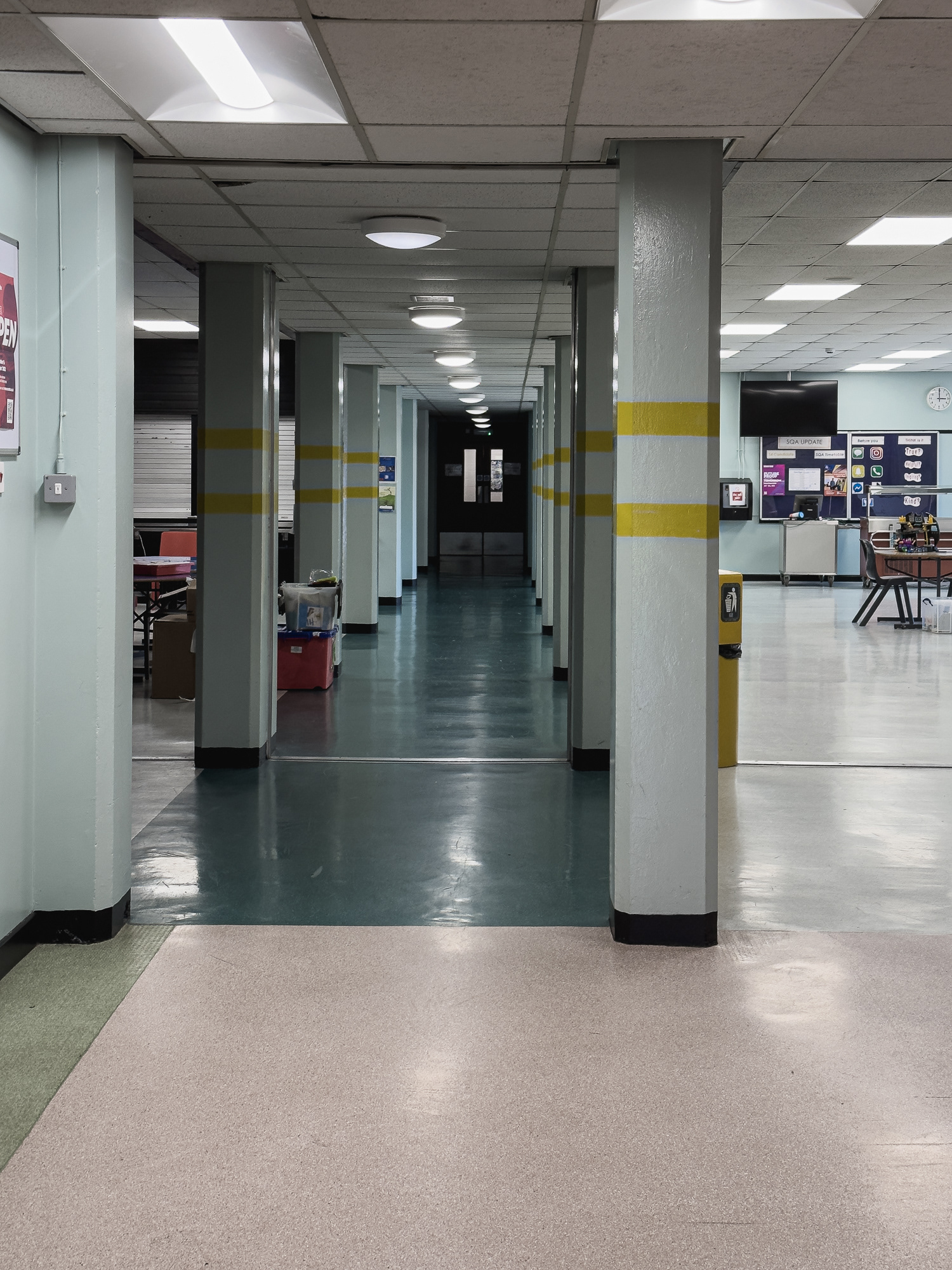The pillar corridor.
