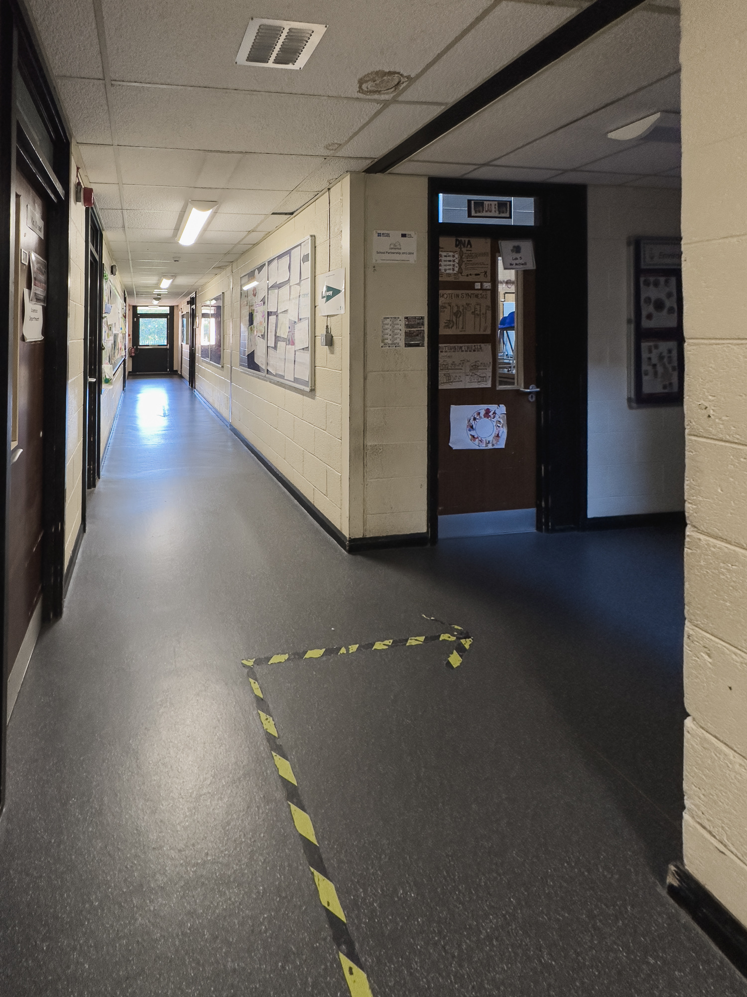 Just off the long edge corridor, one last look back towards the Physics classrooms.