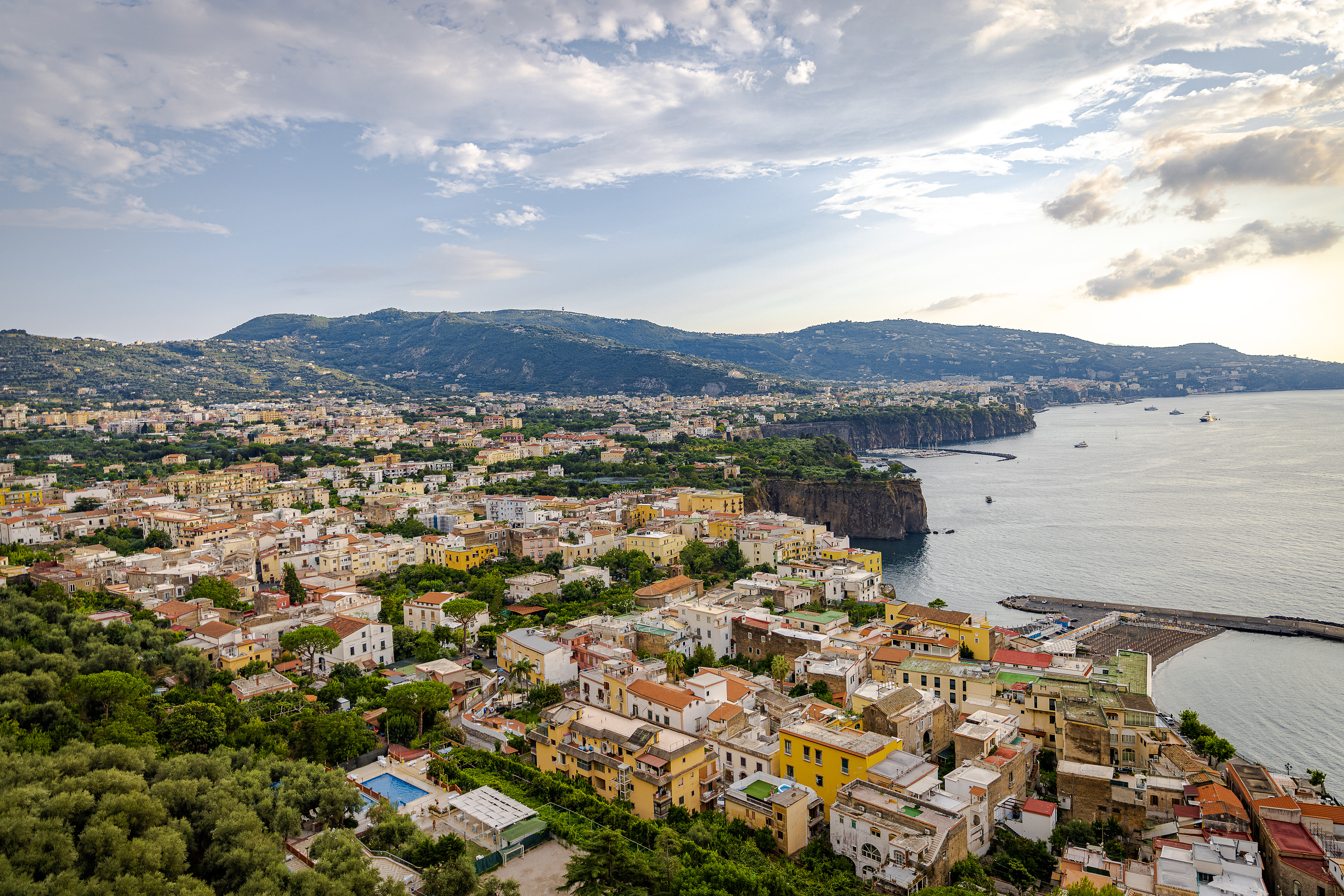 Meta, Campania