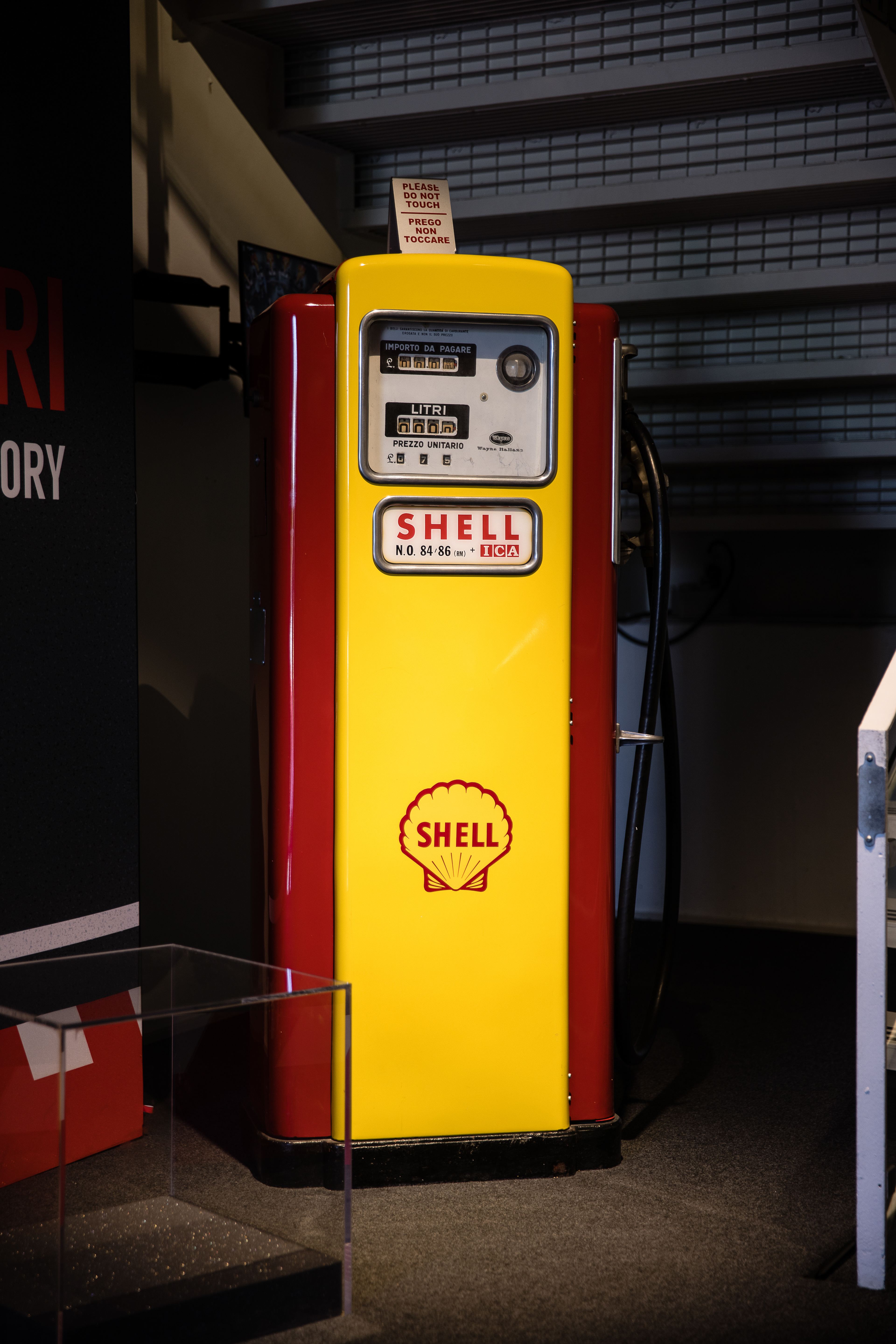 Old Shell pump