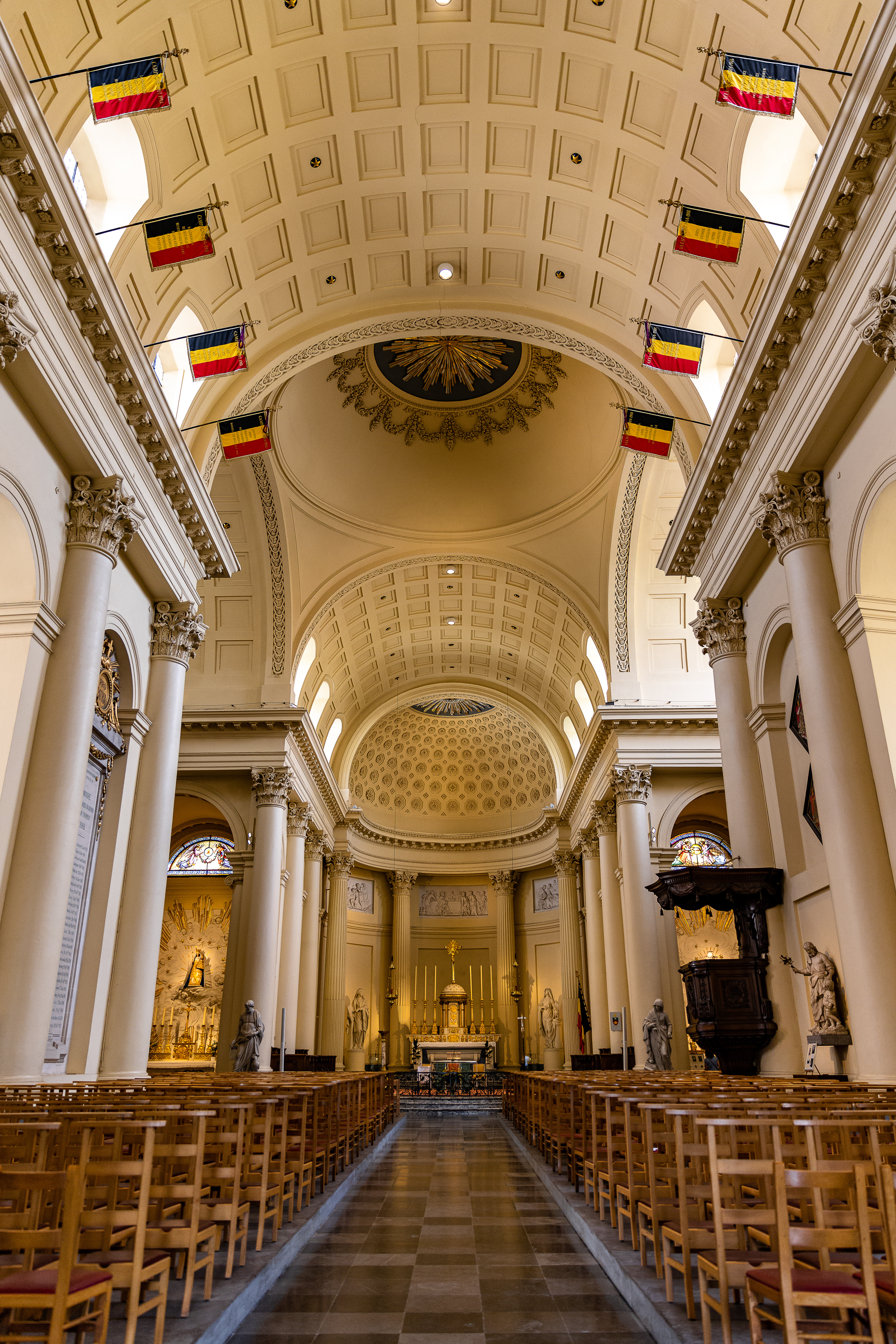 Inside Saint Jacques-sur-Coudenberg