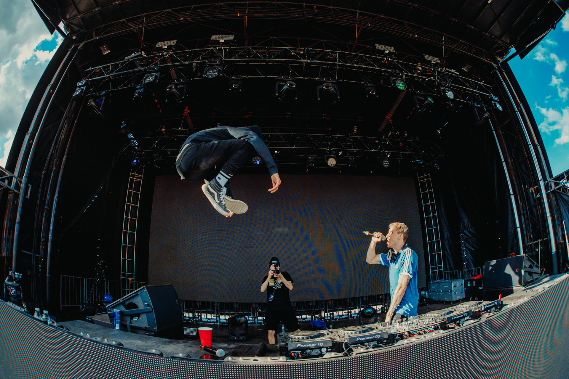 KOMPANY @ Singularity 2021 - Utah Motorsports Campus - MUTINY MUSIC COLLECTIVE (Photo taken by Brand1Films)