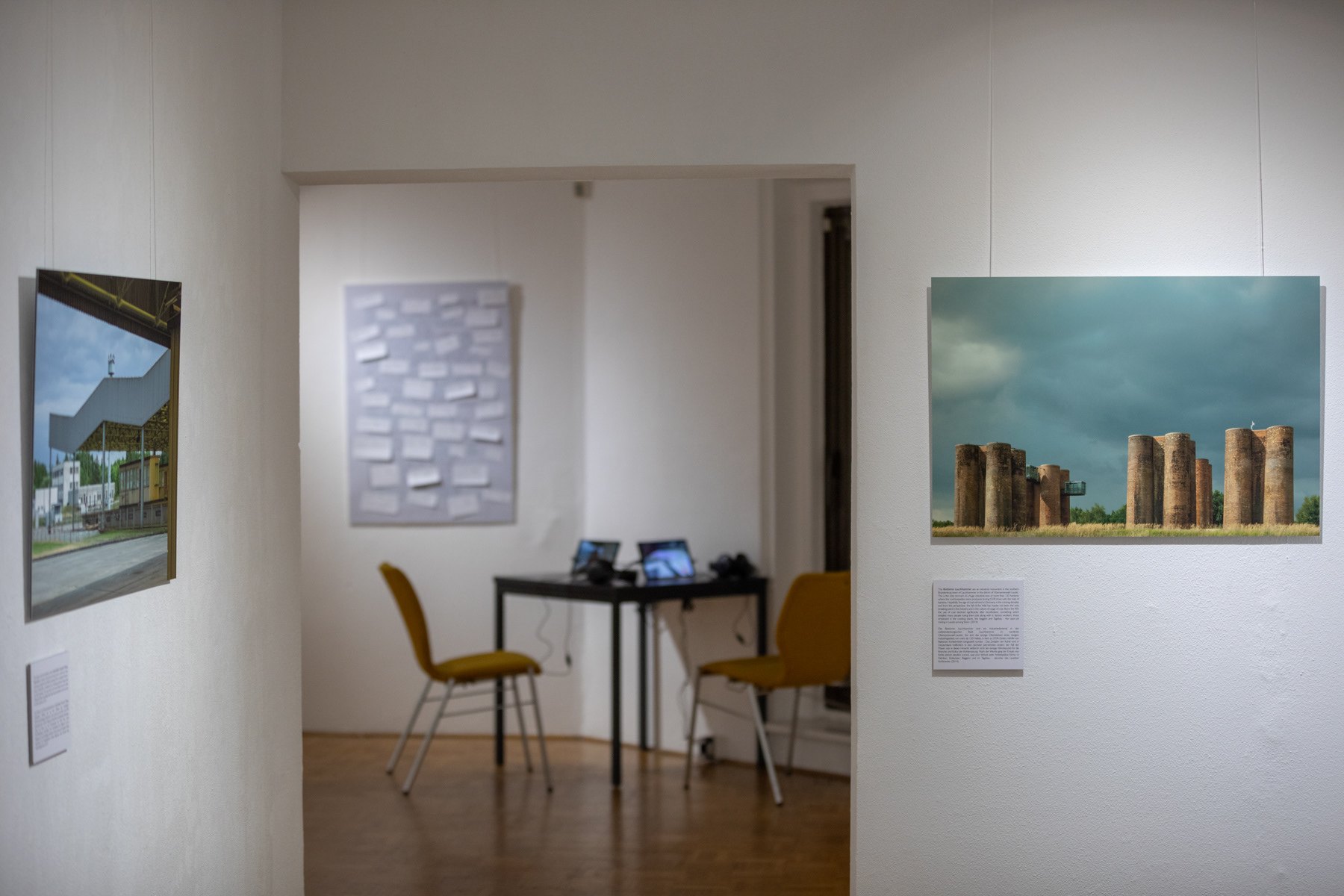 "Deutschland Übergestern" (2019) is a project by the photographer © Dario J Laganà "Norte" Photography founded by the Bundesstiftung zur Aufarbeitung der SED-Diktatur