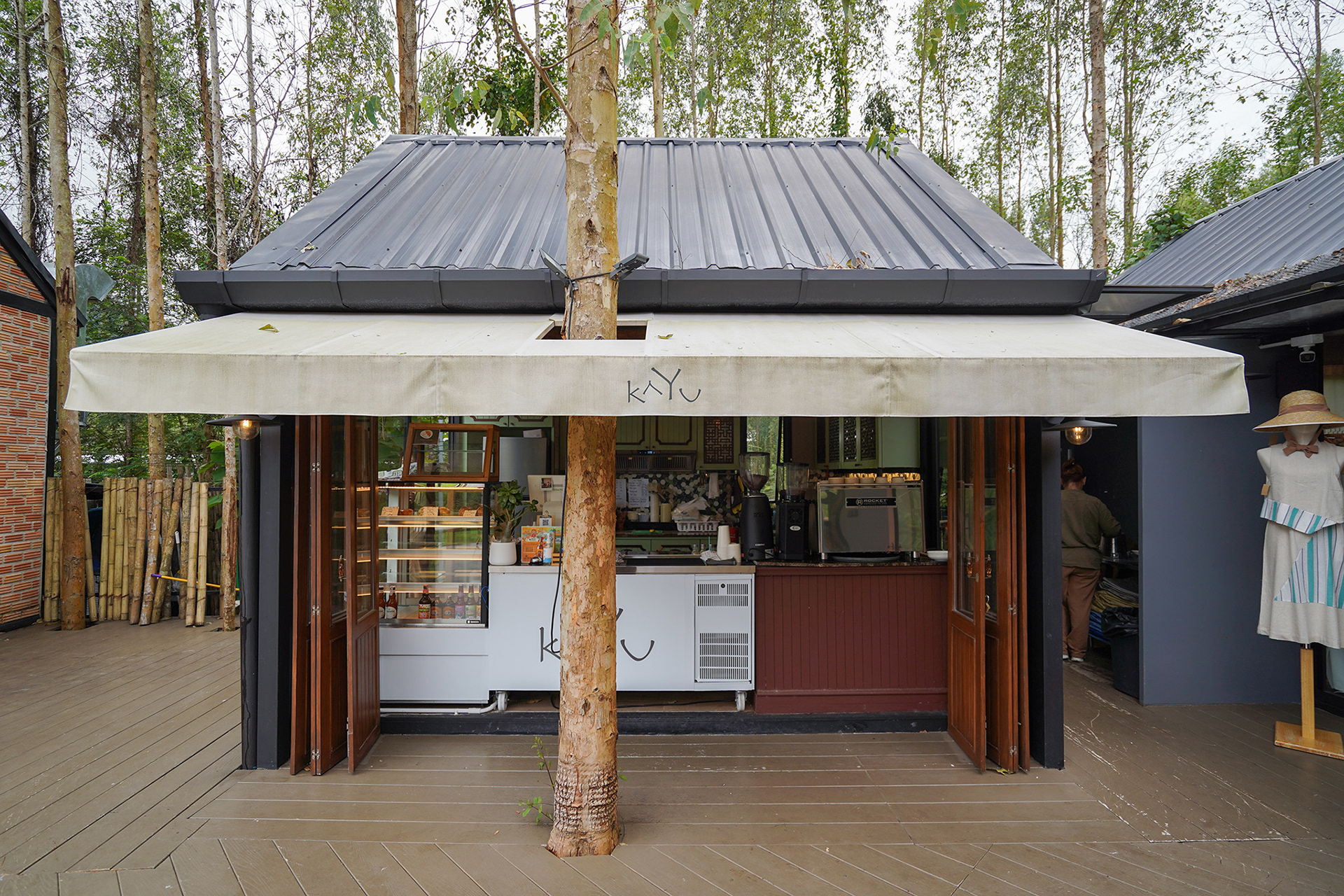 Warm Atmosphere at Kayu Phuket