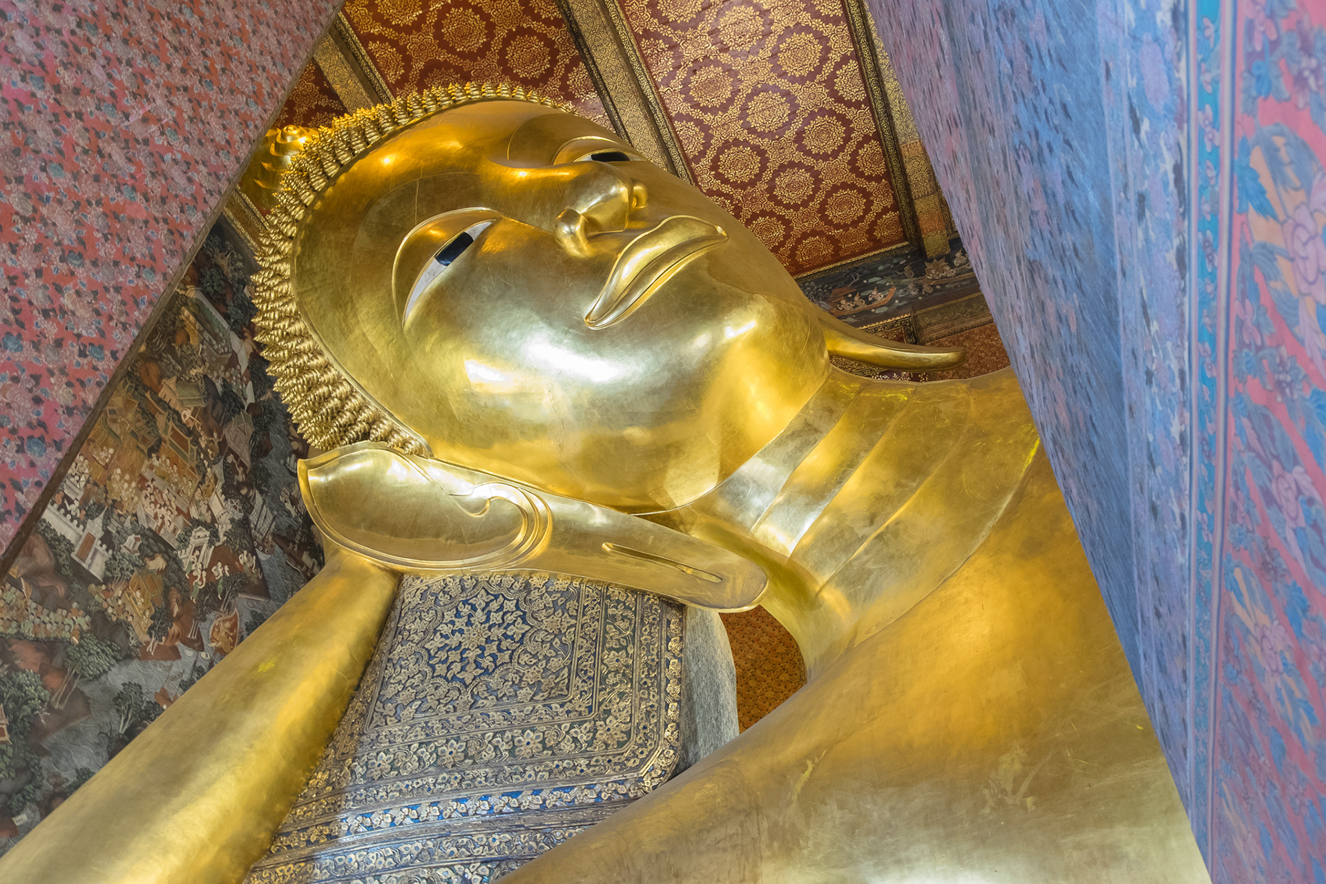Wat Pho - Temple of Reclining Buddha , พระพุทธไสยาสน์ วัดพระเชตุพนวิมลมังคลารามราชวรมหาวิหาร (พระนอน วัดโพธิ์)