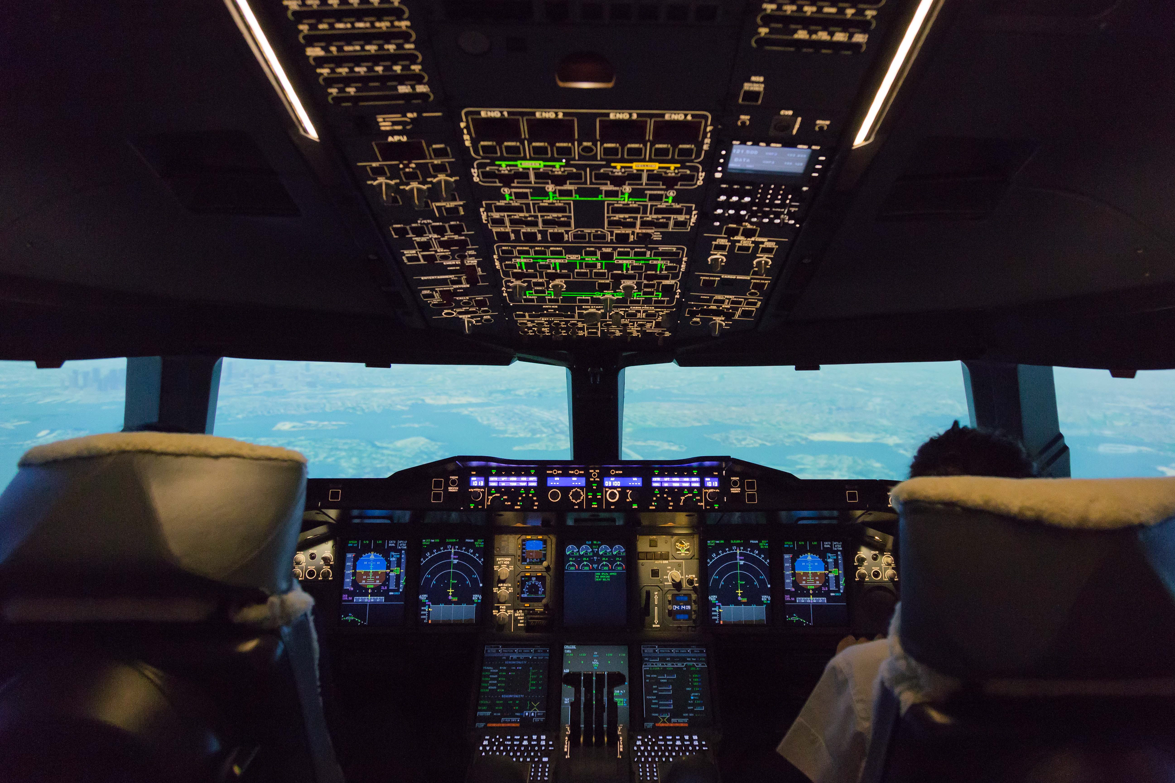 Simulated cockpit atmosphere of Thai Airways