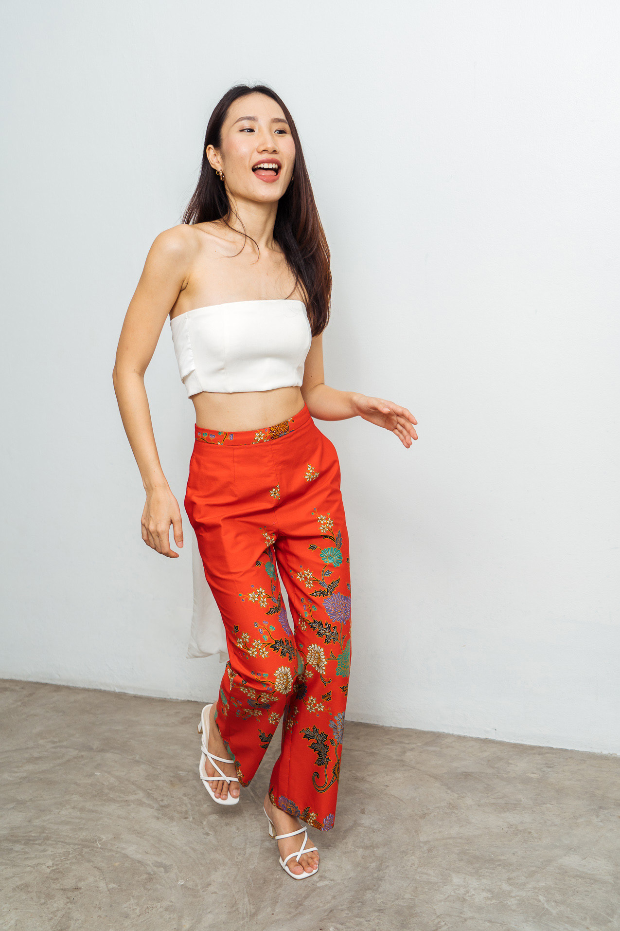 Model Photoshoot with Beautifully Patterned Handwoven Patae Fabric