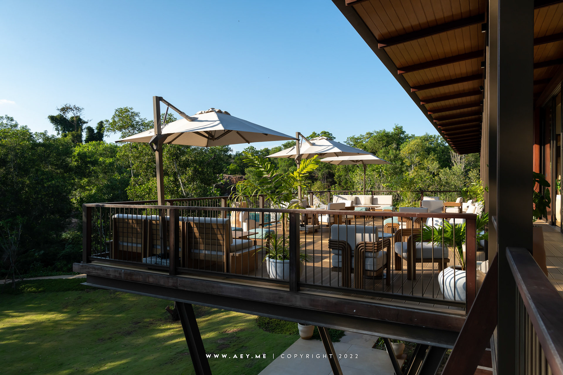 Tri Vananda, Phuket