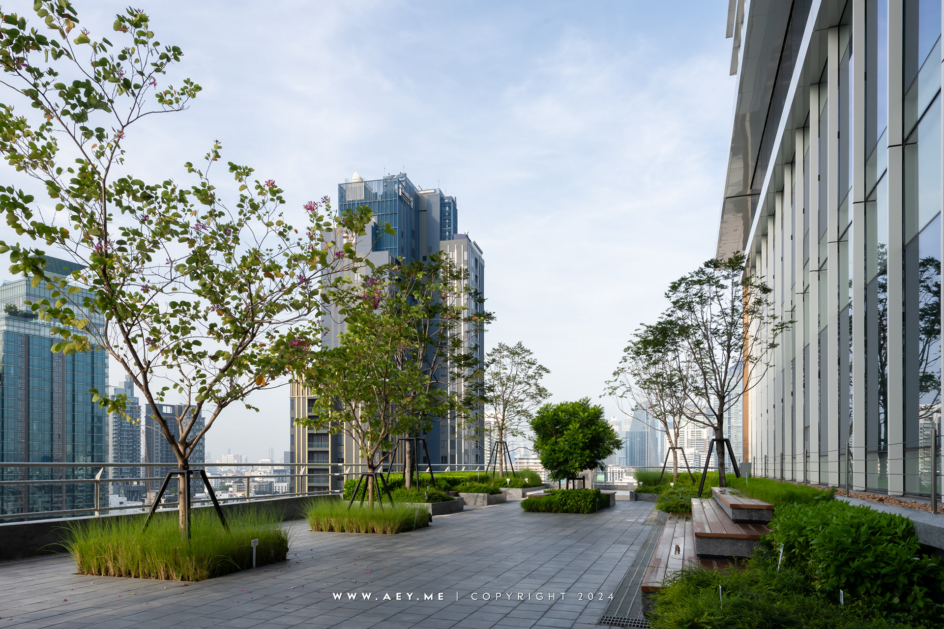 T PLACE, Thonglor