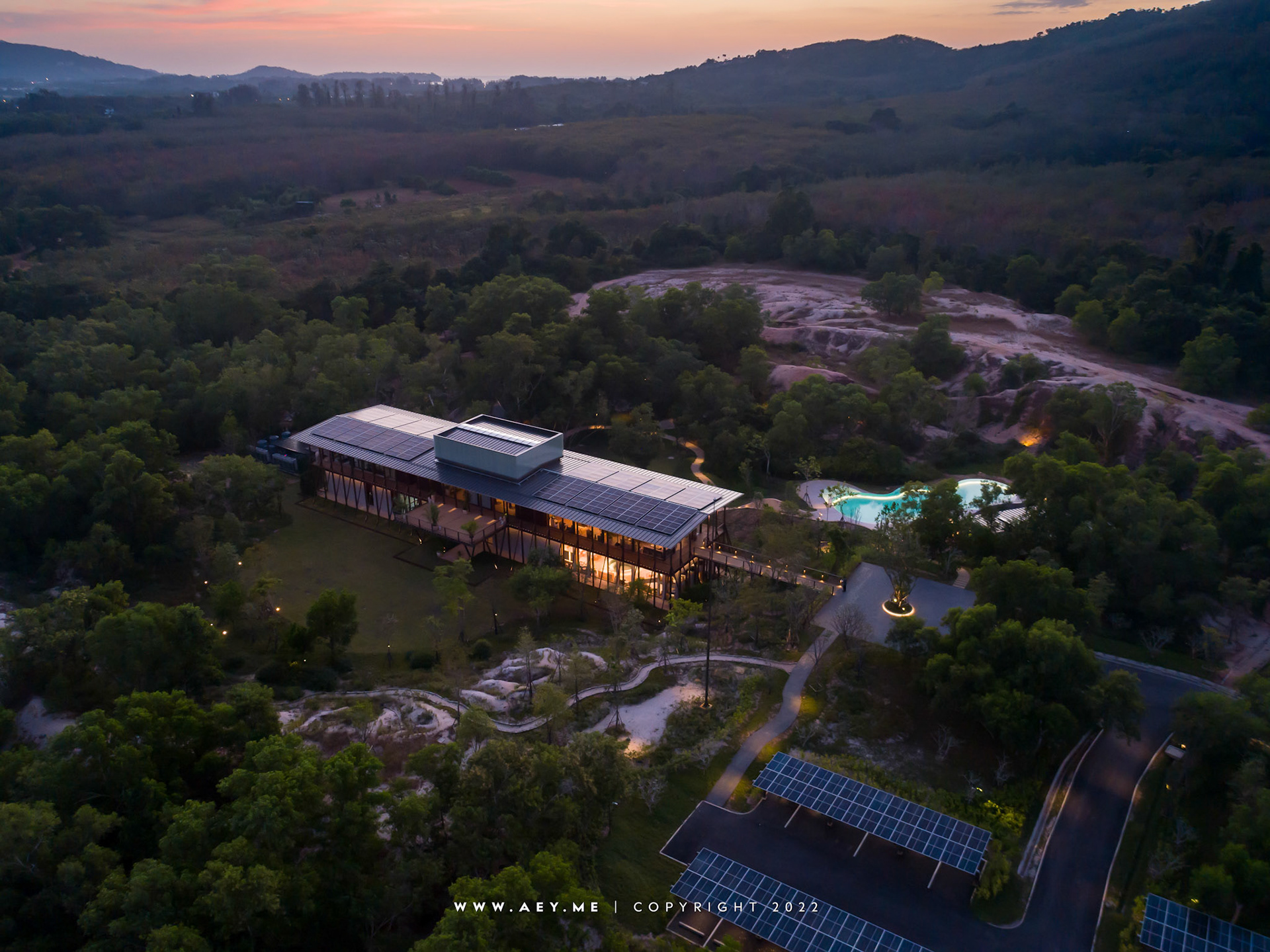 Tri Vananda, Phuket