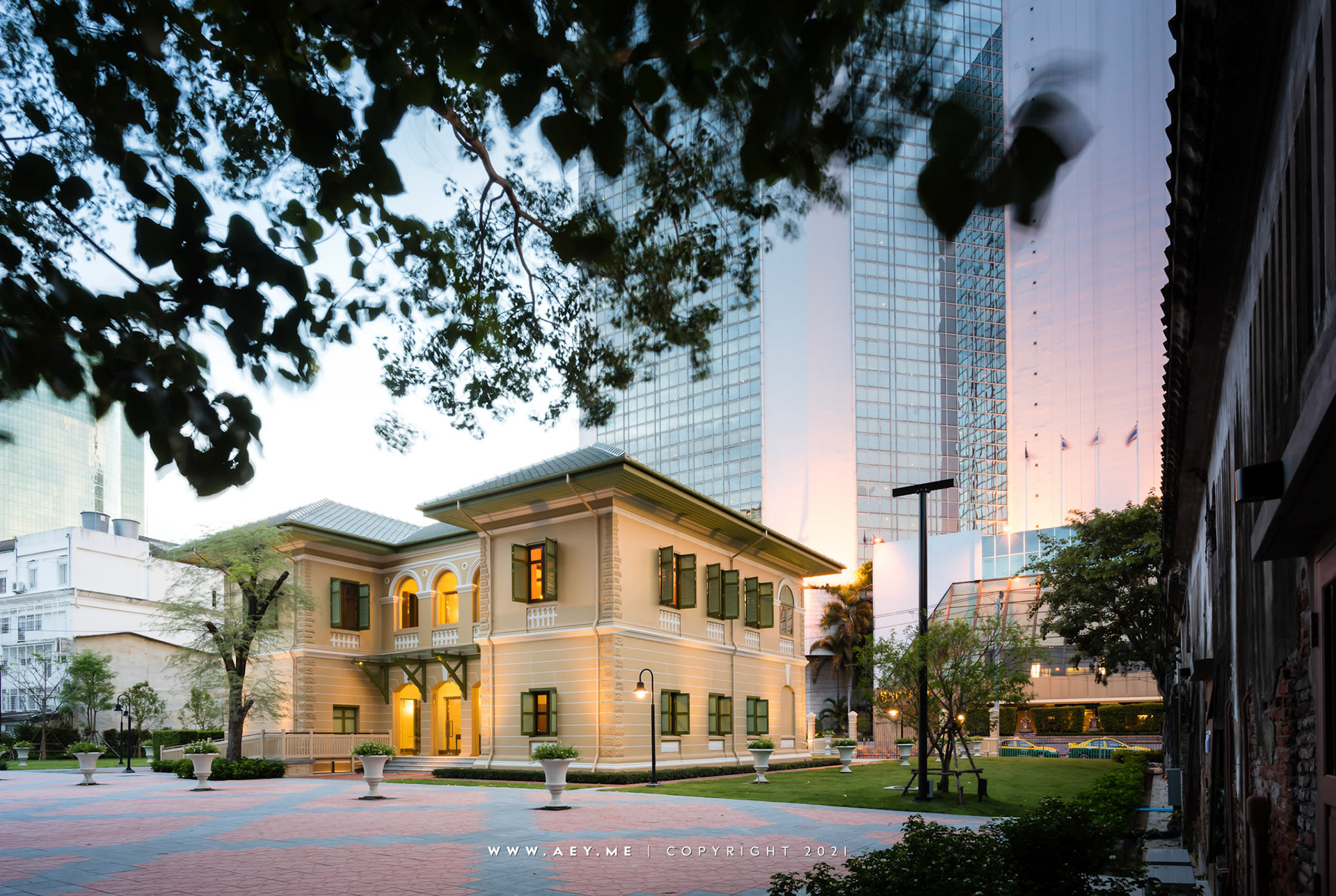 House No. 1 บ้านเลขที่ 1 ซอยกัปตันบุช